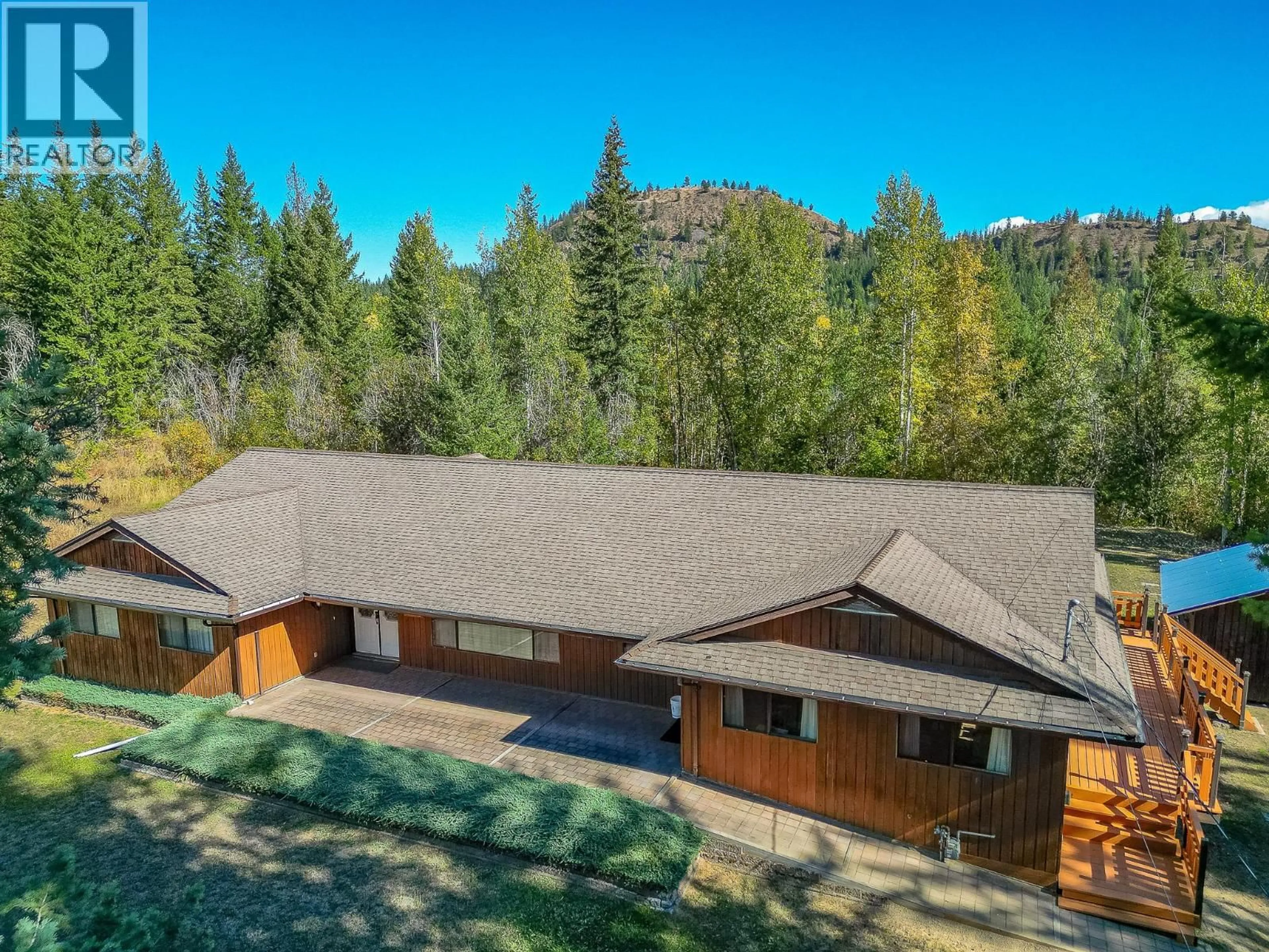 A pic from outside/outdoor area/front of a property/back of a property/a pic from drone, unknown for 153 HADOW ROAD SOUTHEAST, Salmon Arm British Columbia V1E2X5