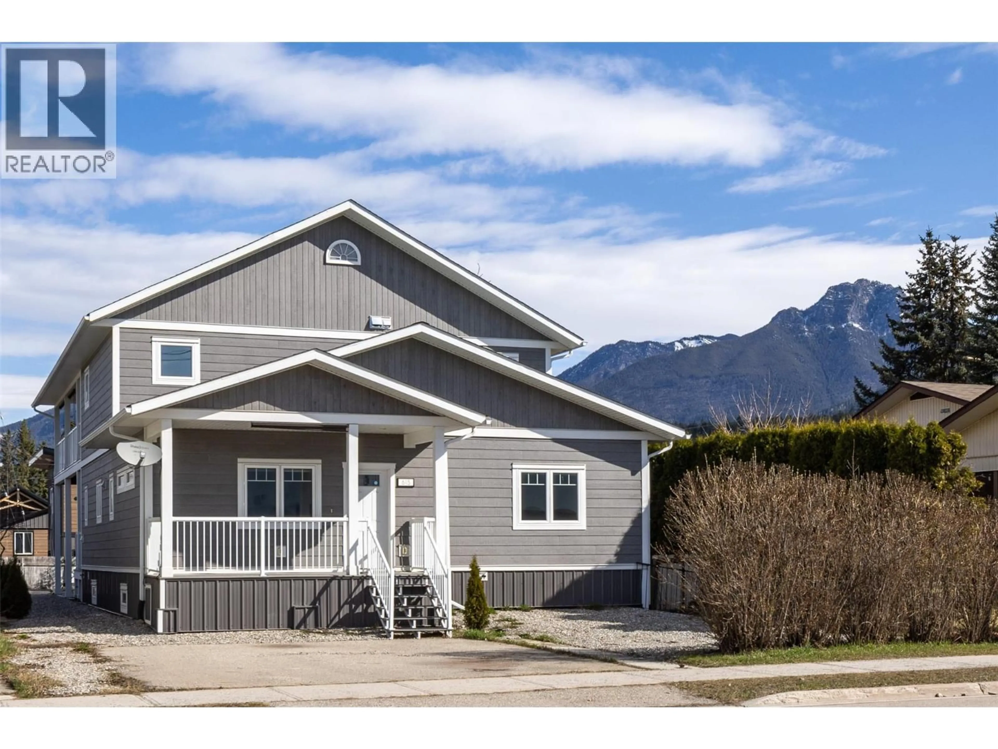 Home with vinyl exterior material, mountain view for 615 9TH STREET SOUTH, Golden British Columbia V0A1H0
