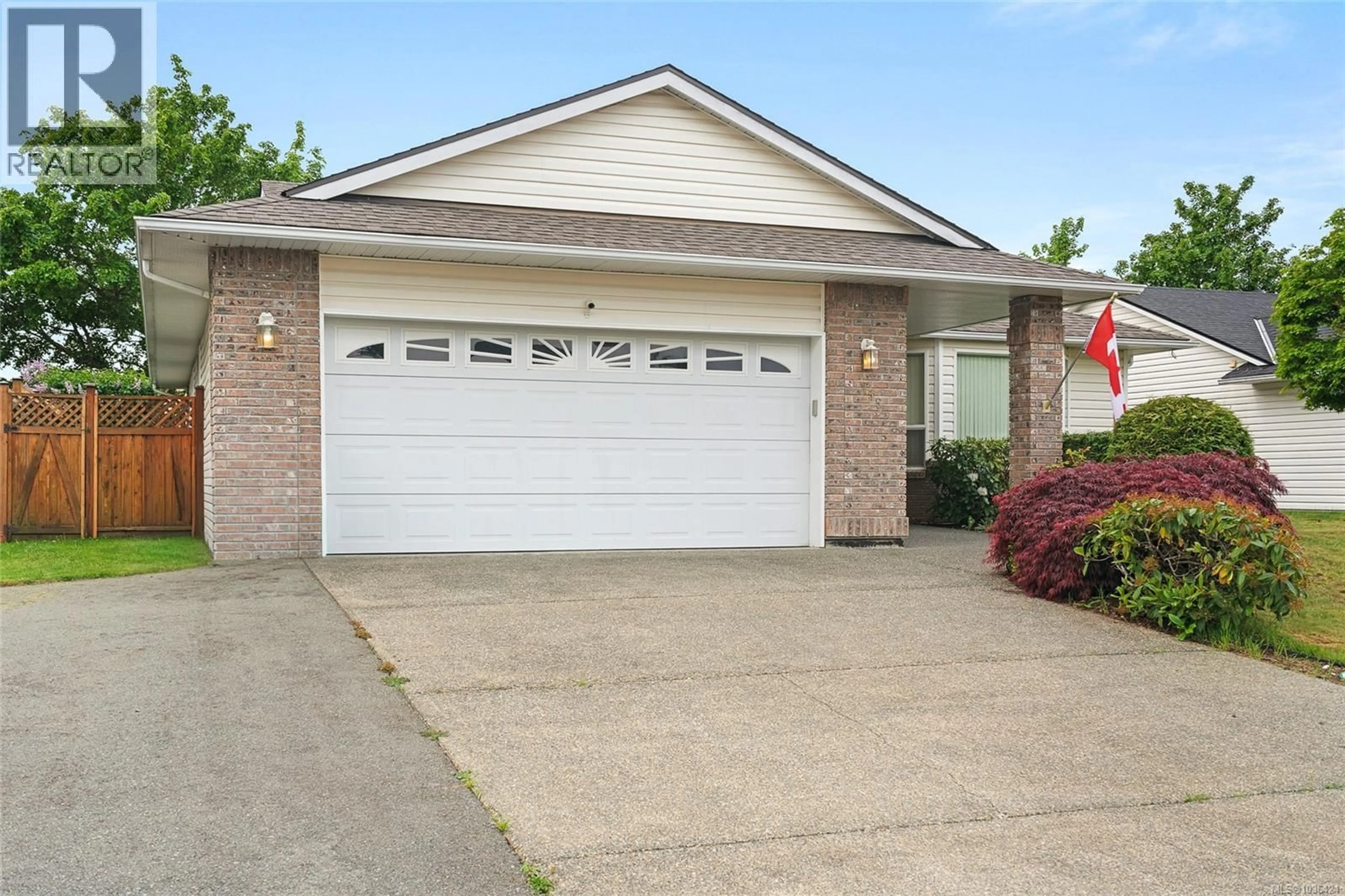 Indoor garage for 755 ERMINESKIN AVENUE, Parksville British Columbia V9P2L5