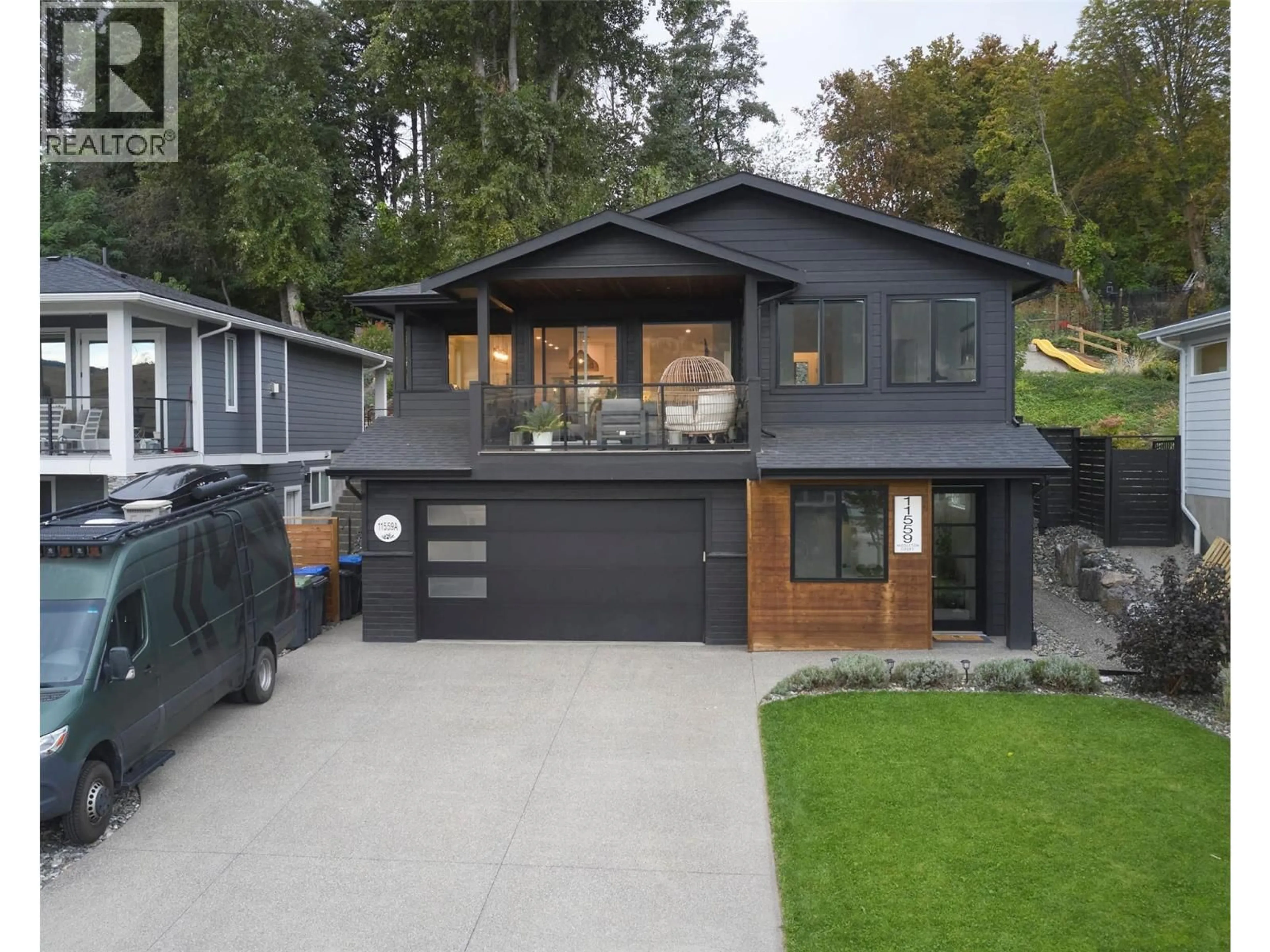 Home with vinyl exterior material, street for 11559 MIDDLETON COURT, Lake Country British Columbia V4V1G6