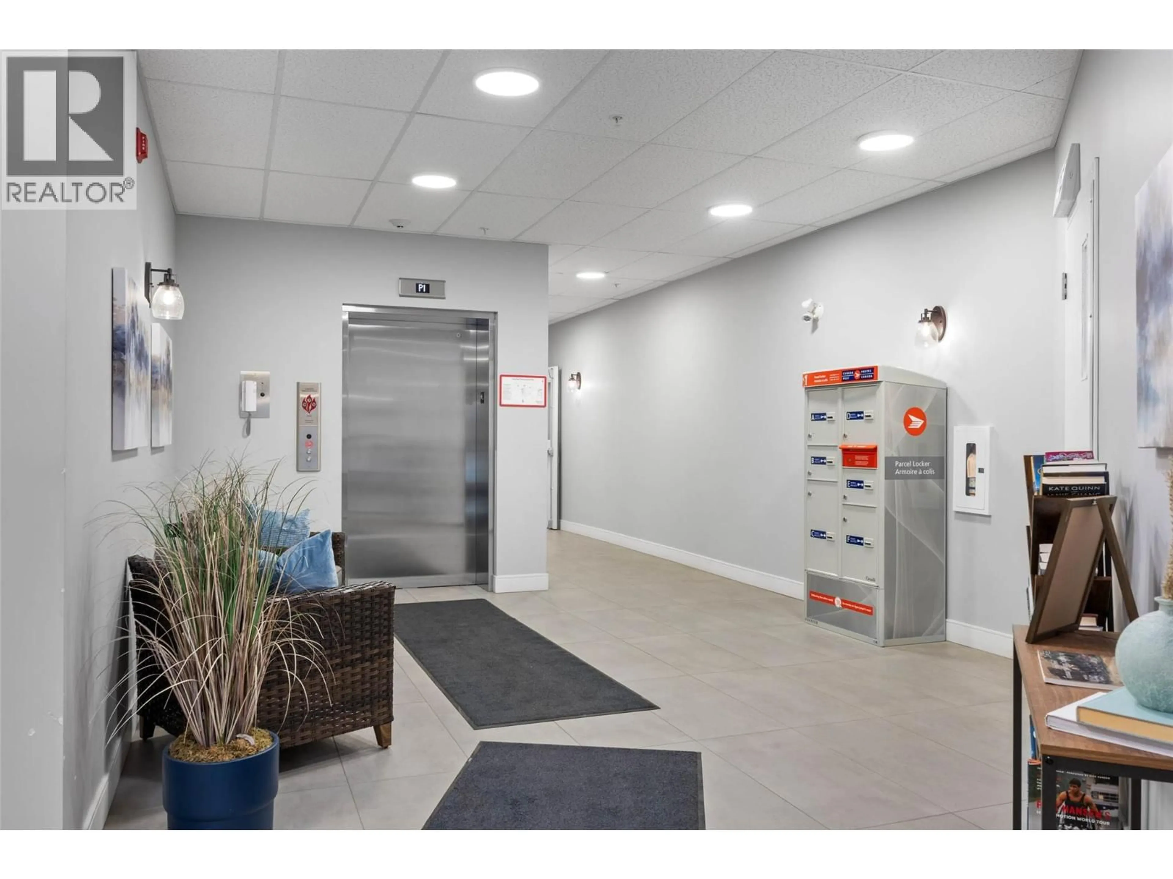 Indoor foyer for 402 - 568 LORNE STREET, Kamloops British Columbia V2C1W3