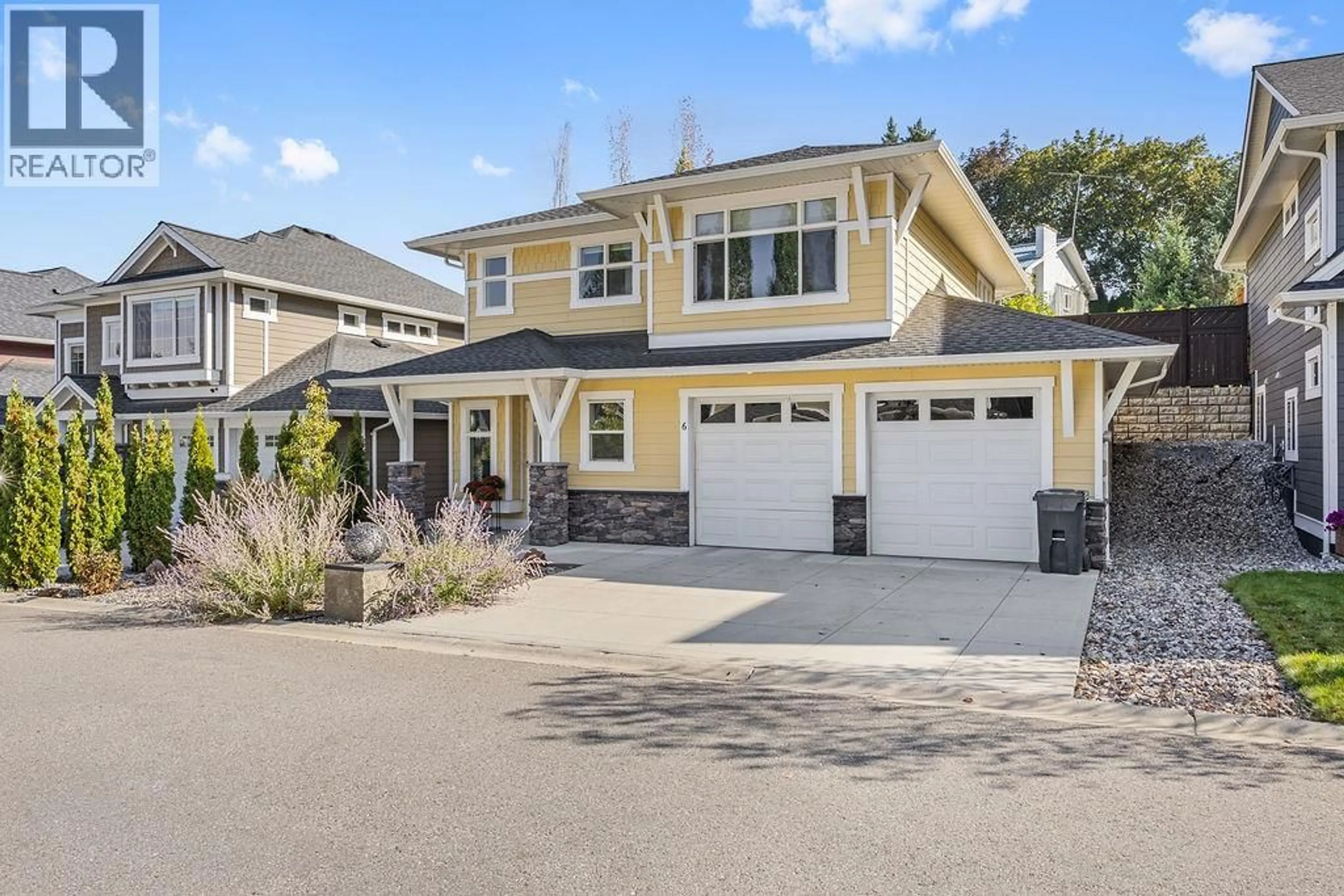 Home with vinyl exterior material, street for 6 - 2525 JARVIS STREET, Armstrong British Columbia V0E1B1