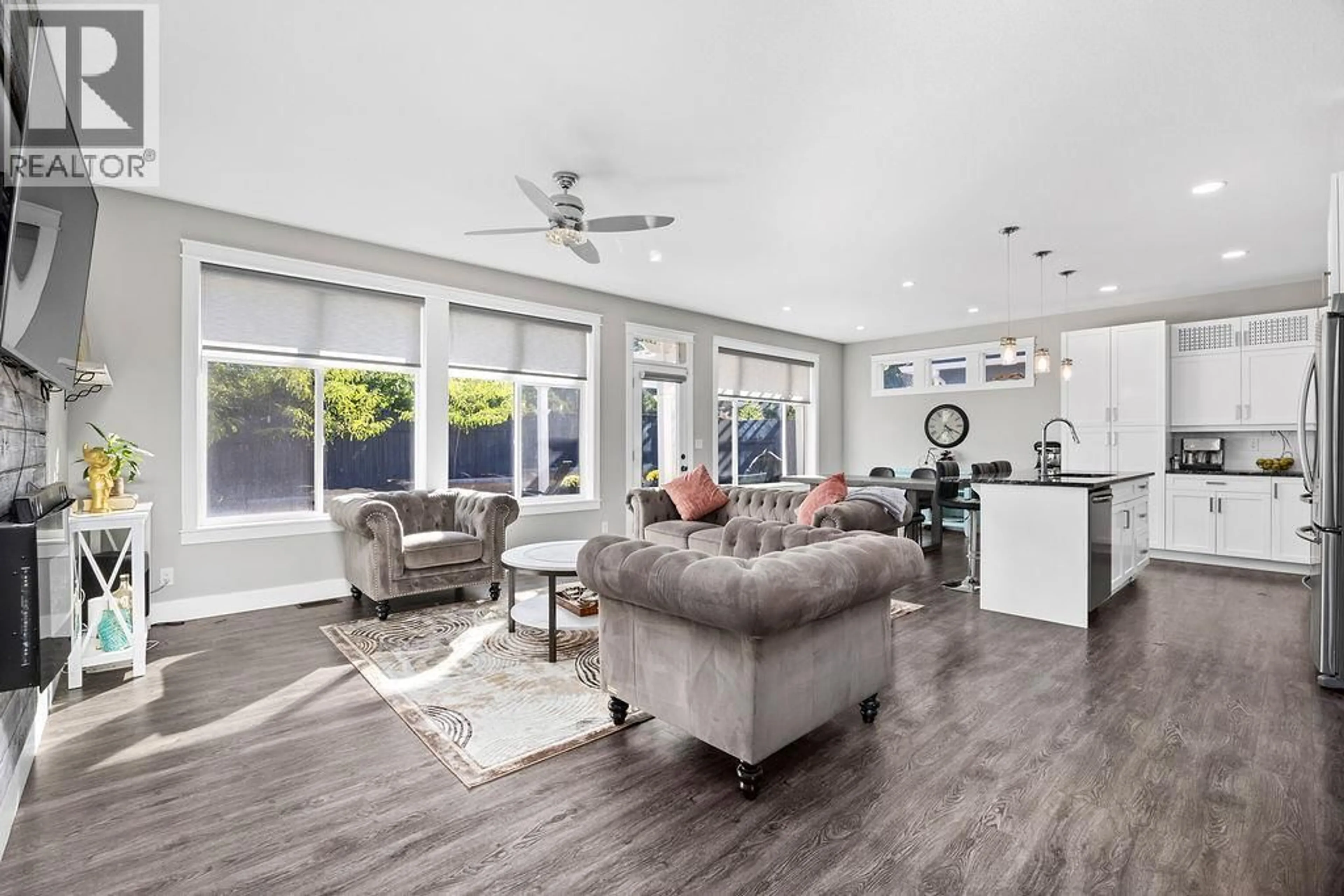 Living room with furniture, unknown for 6 - 2525 JARVIS STREET, Armstrong British Columbia V0E1B1