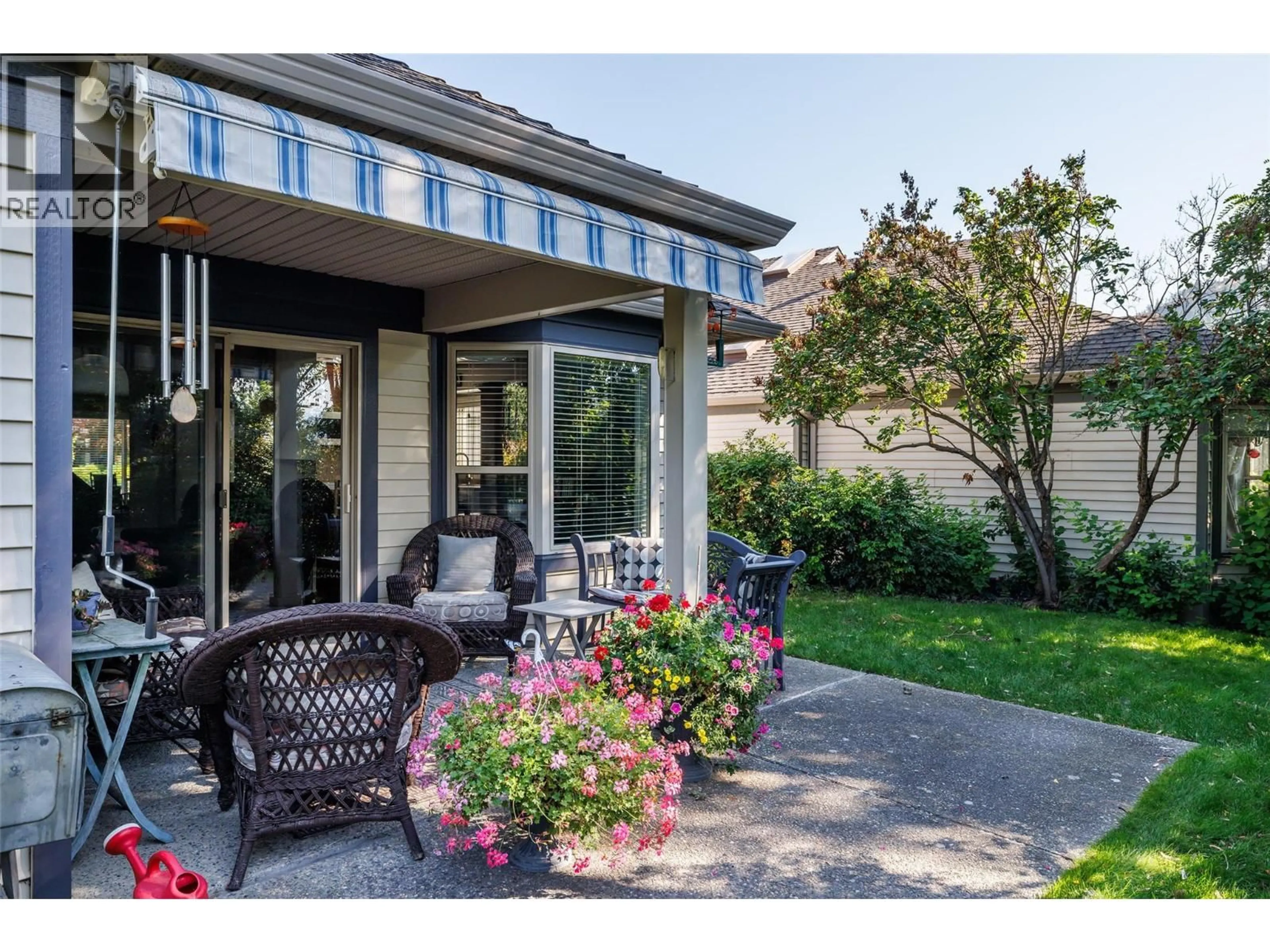 Patio, street for 323 - 550 YATES ROAD, Kelowna British Columbia V1Y5V3