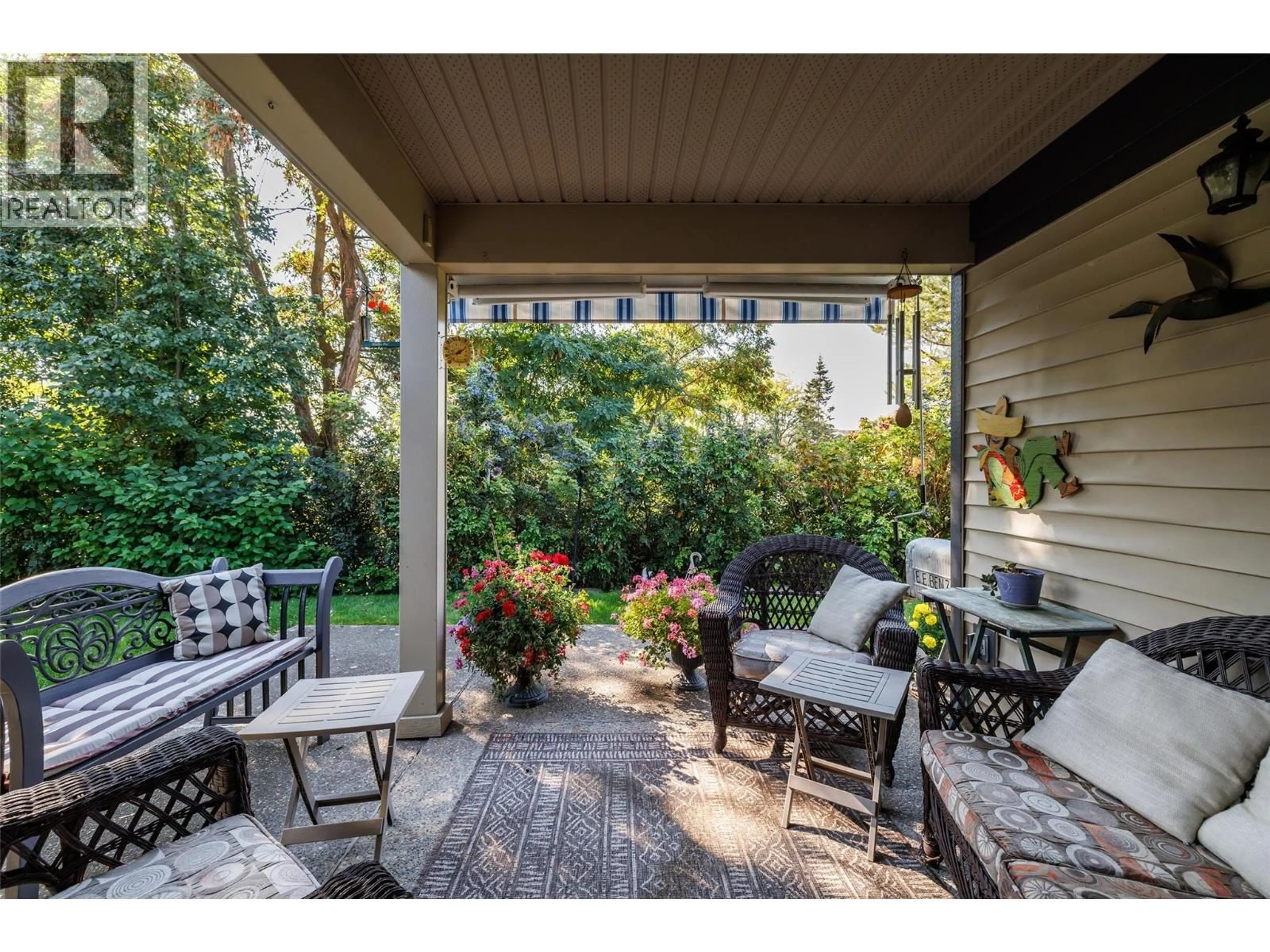 Patio, street for 323 - 550 YATES ROAD, Kelowna British Columbia V1Y5V3