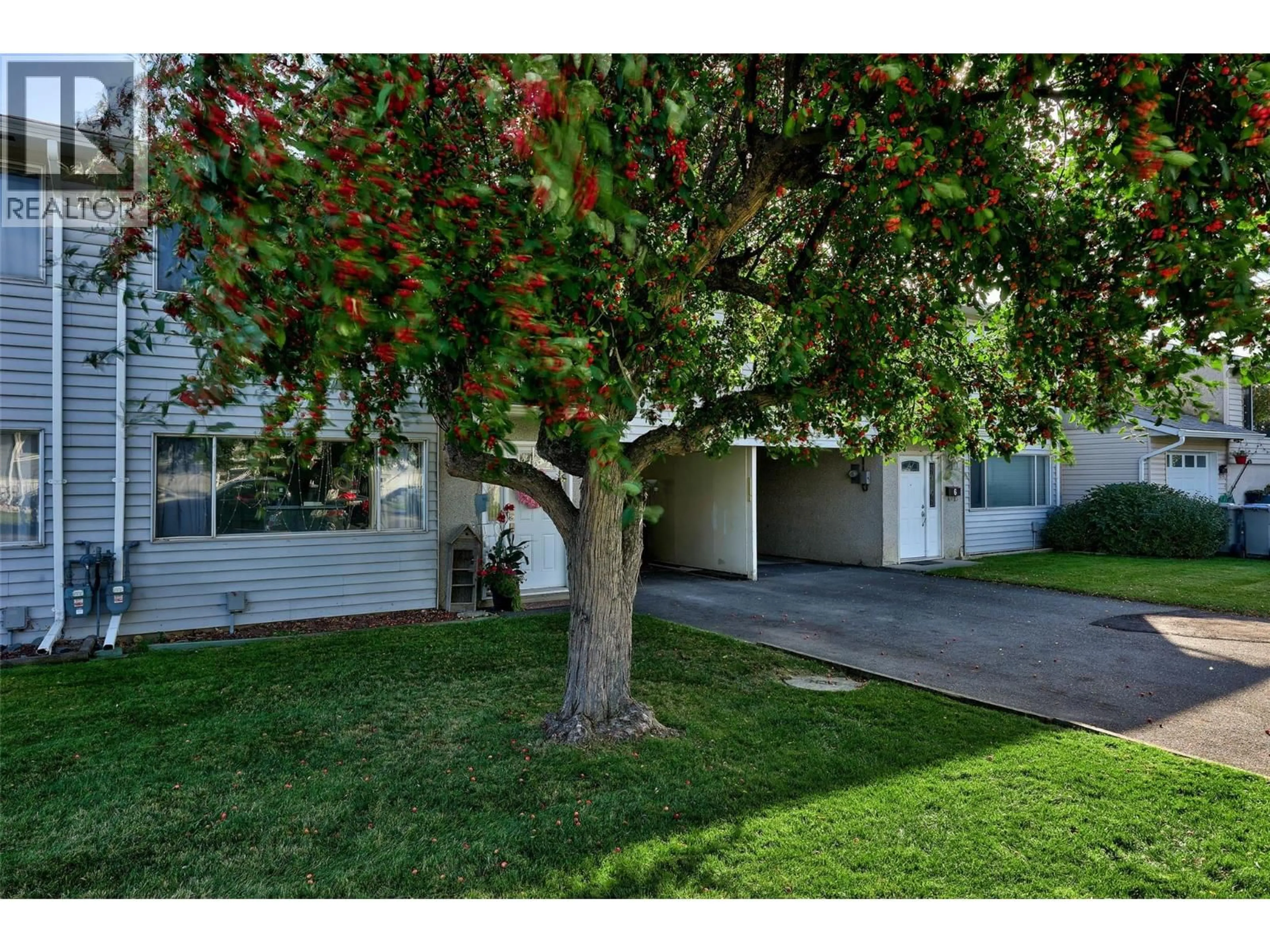A pic from outside/outdoor area/front of a property/back of a property/a pic from drone, street for 5 - 800 VALHALLA DRIVE, Kamloops British Columbia V2B1R8