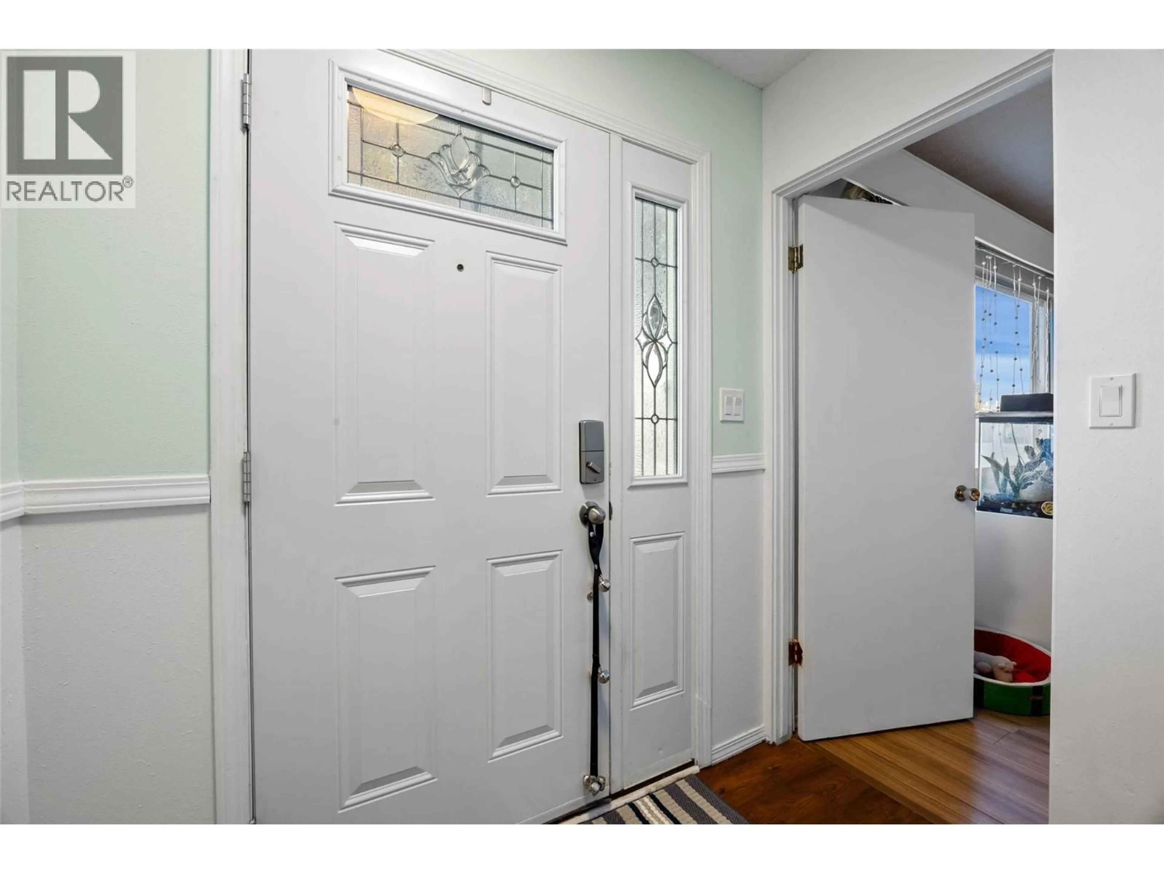 Indoor entryway for 5 - 800 VALHALLA DRIVE, Kamloops British Columbia V2B1R8