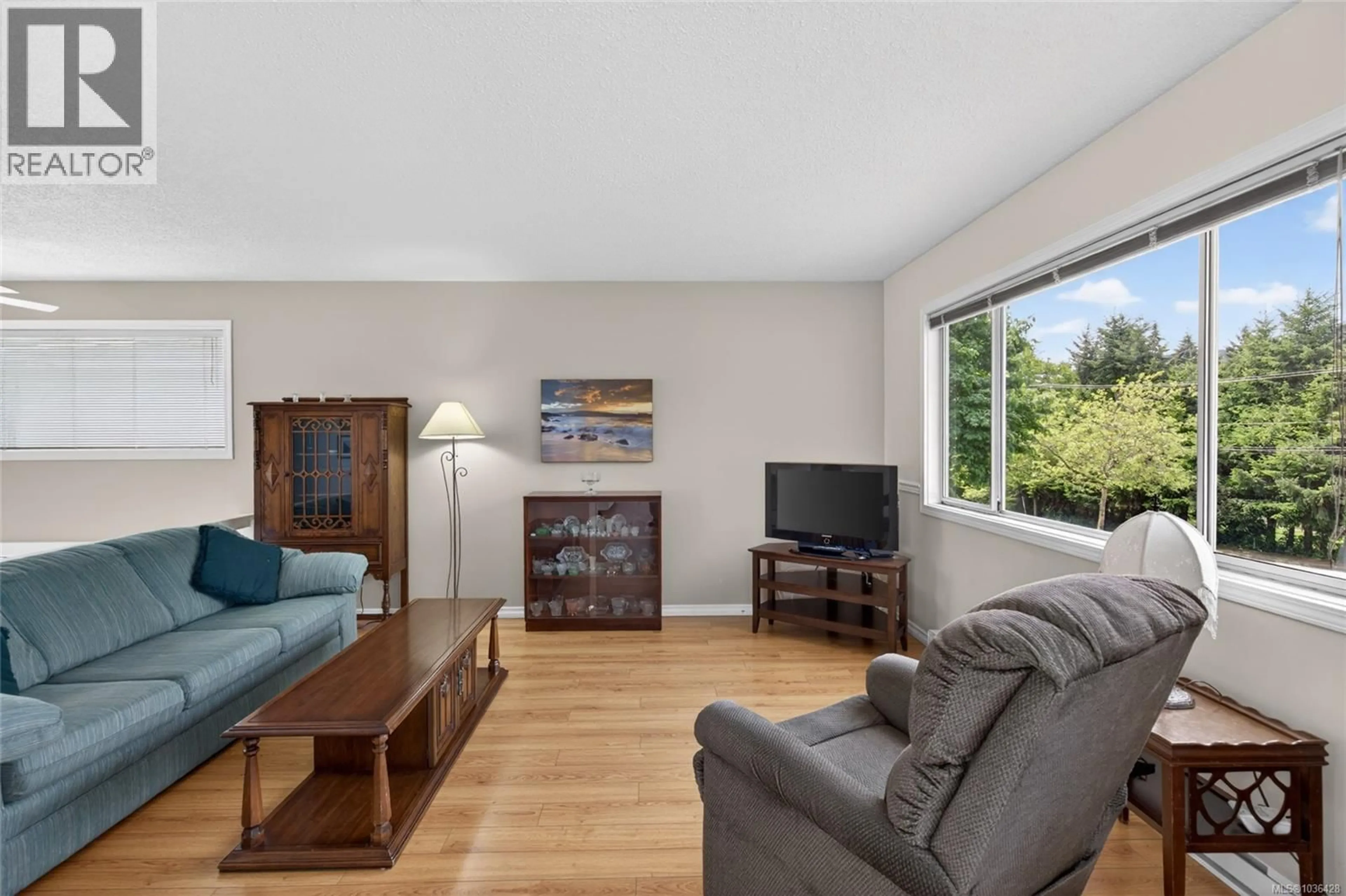 Living room with furniture, unknown for 2561 3RD AVENUE, Port Alberni British Columbia V9Y8S6