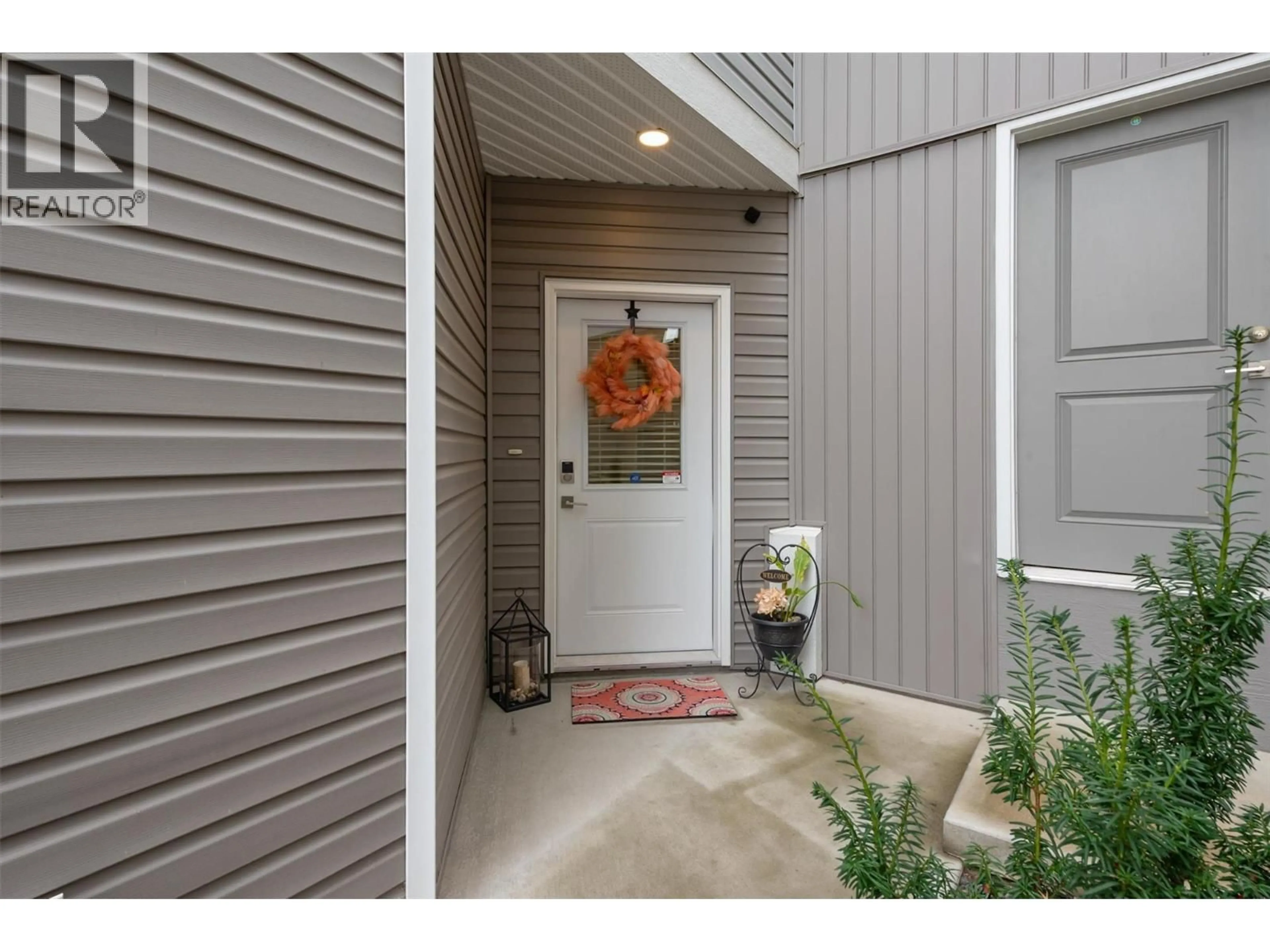 Indoor entryway for 1 - 2051 ELKRIDGE DRIVE, West Kelowna British Columbia V4T3K1