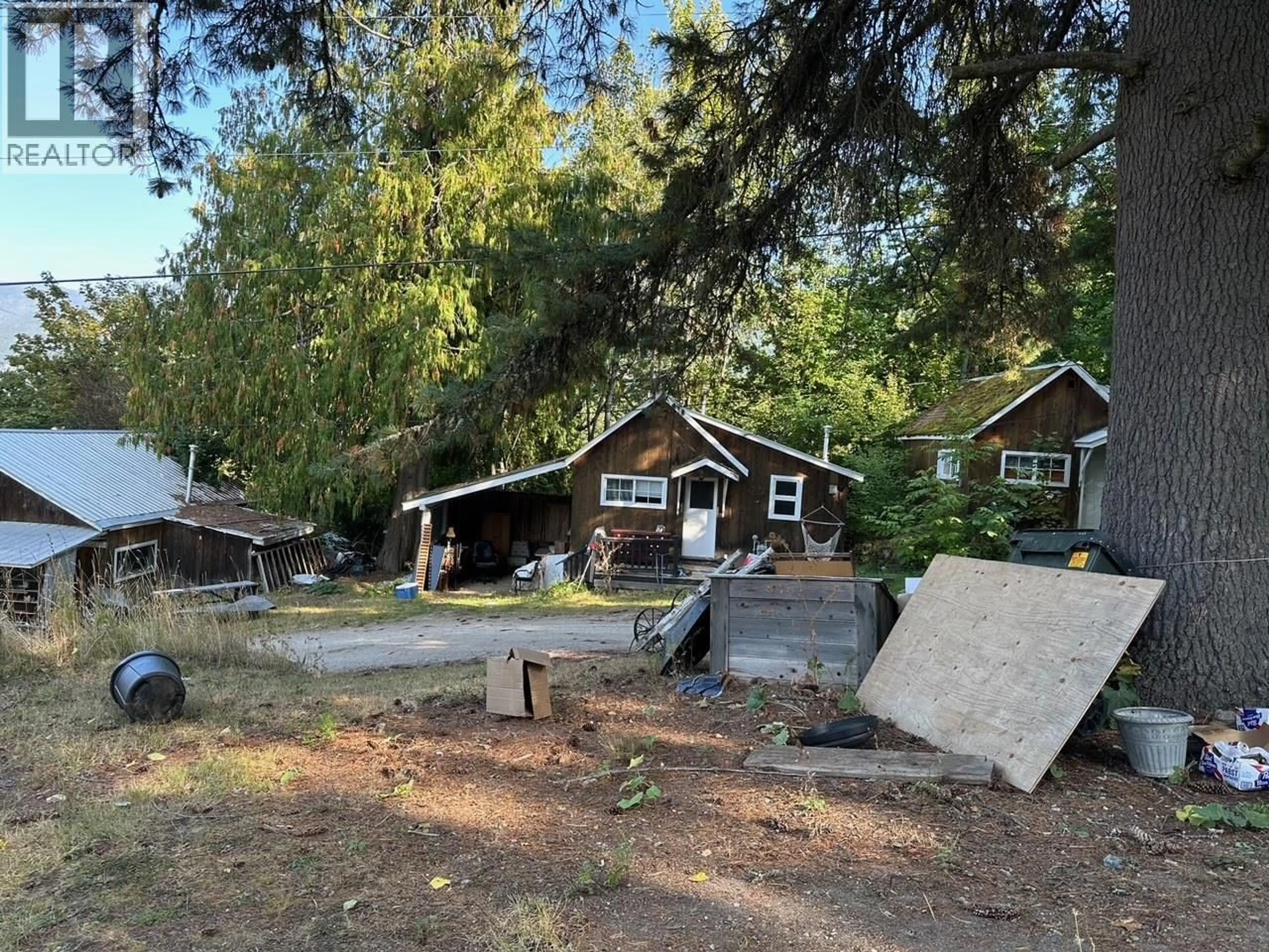A pic from outside/outdoor area/front of a property/back of a property/a pic from drone, unknown for 1595 GRANITE ROAD, Nelson British Columbia V1L6T7