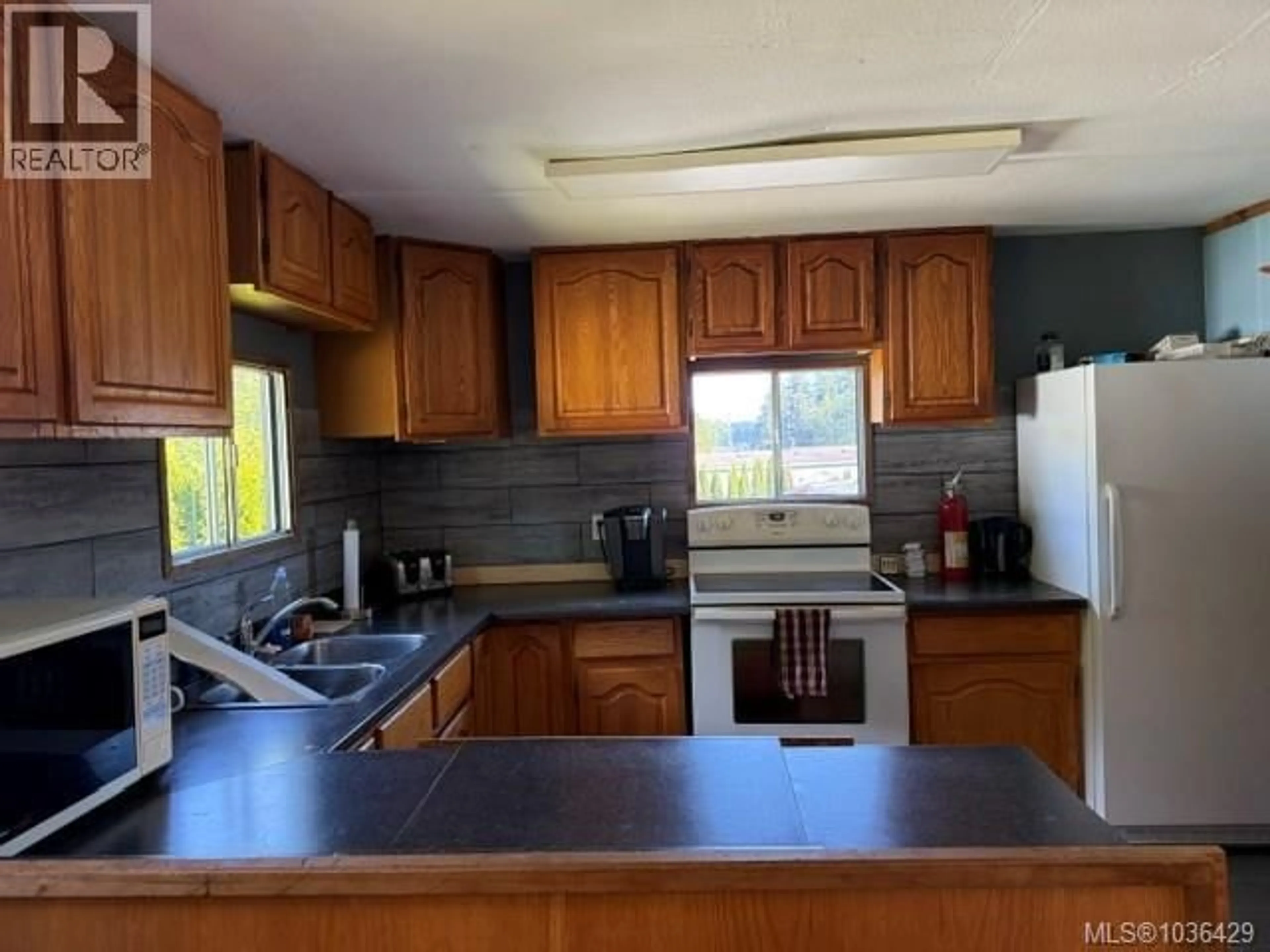Standard kitchen, unknown for 38 - 5250 BEAVER HARBOUR ROAD, Port Hardy British Columbia V0N1P0