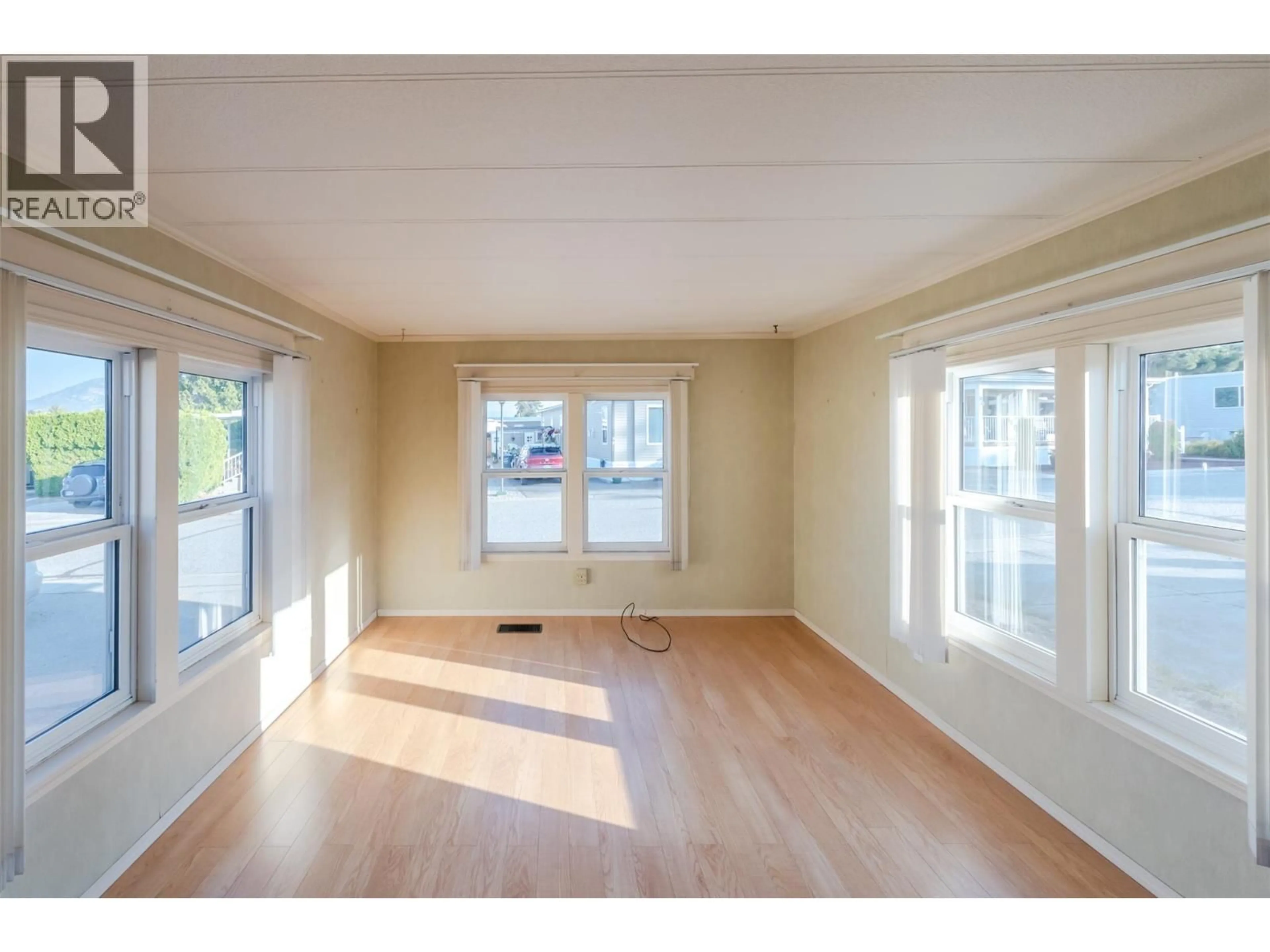 A pic of a room for 97 - 98 OKANAGAN AVENUE EAST, Penticton British Columbia V2A3J5