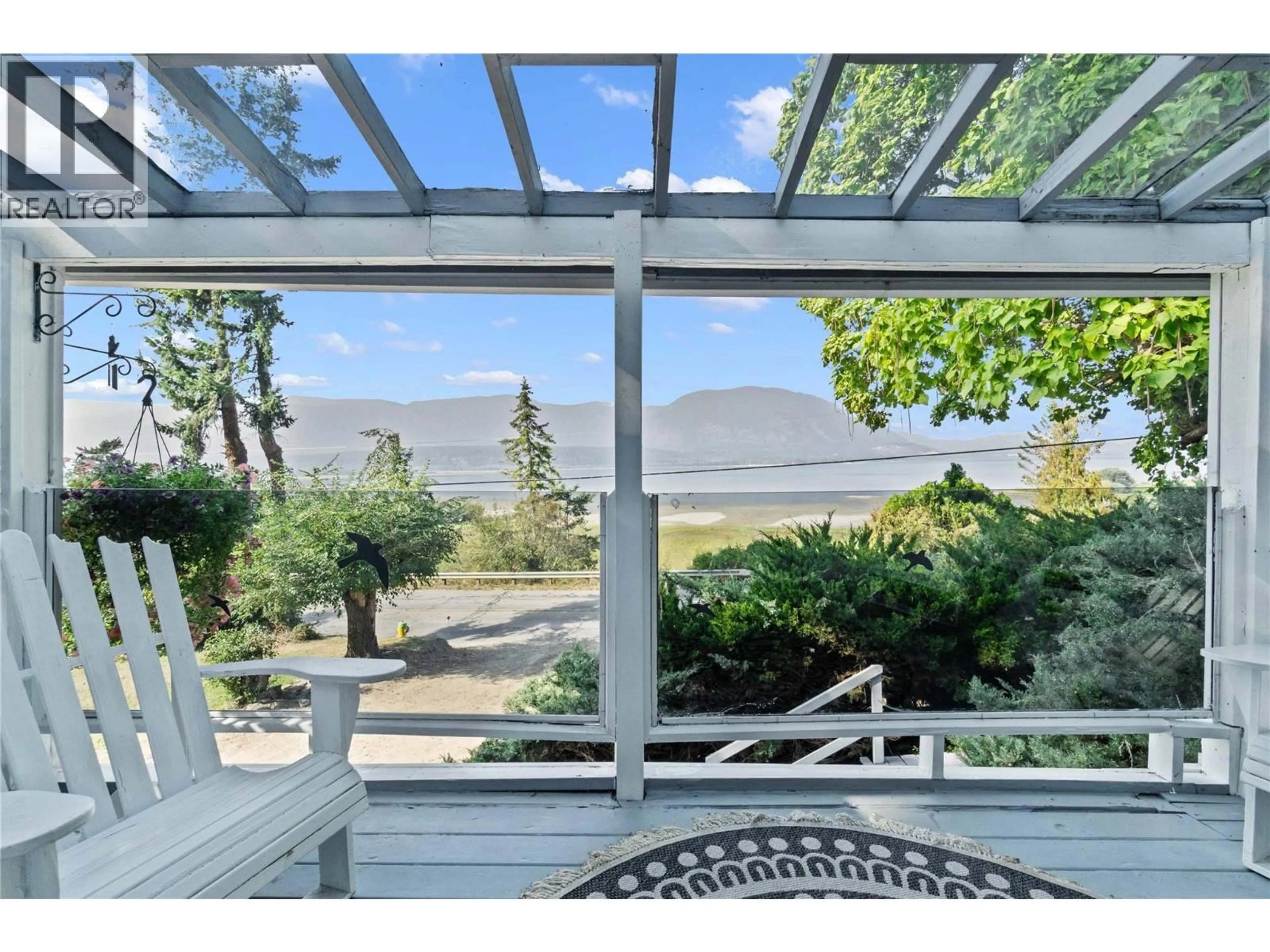Patio, unknown for 1430 LAKESHORE ROAD NORTHEAST, Salmon Arm British Columbia V1E2V7