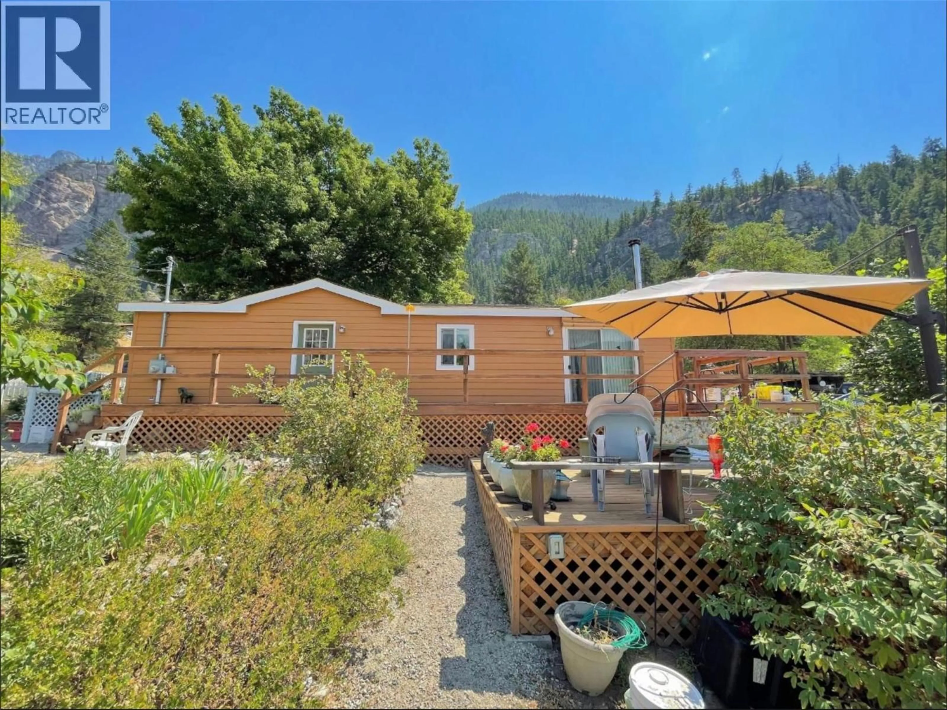 A pic from outside/outdoor area/front of a property/back of a property/a pic from drone, mountain view for 5251 WEBSTER STREET, Hedley British Columbia V0X1K0