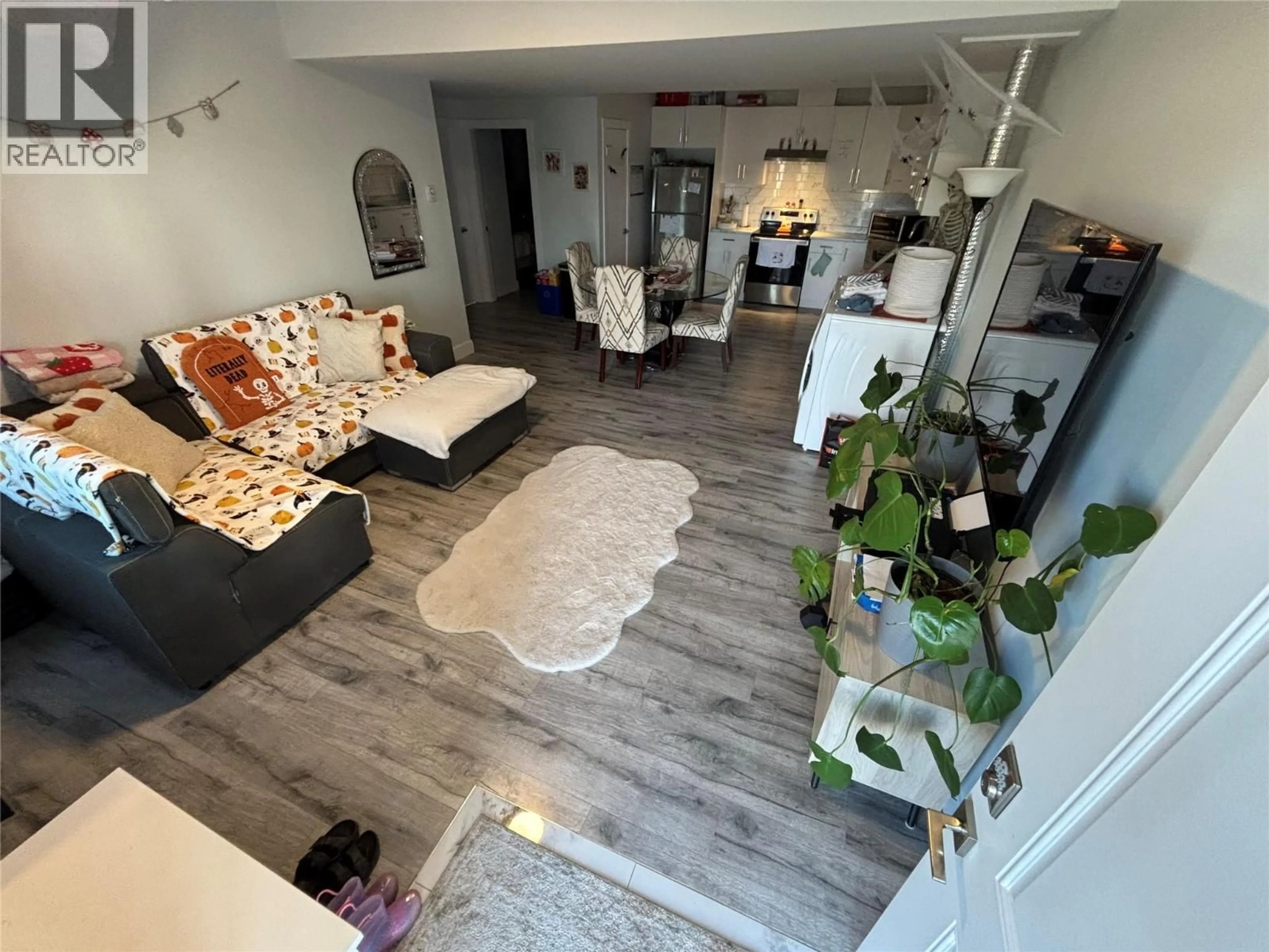 Living room with furniture, unknown for 1698 BALSAM PLACE, Kamloops British Columbia V2E0E2