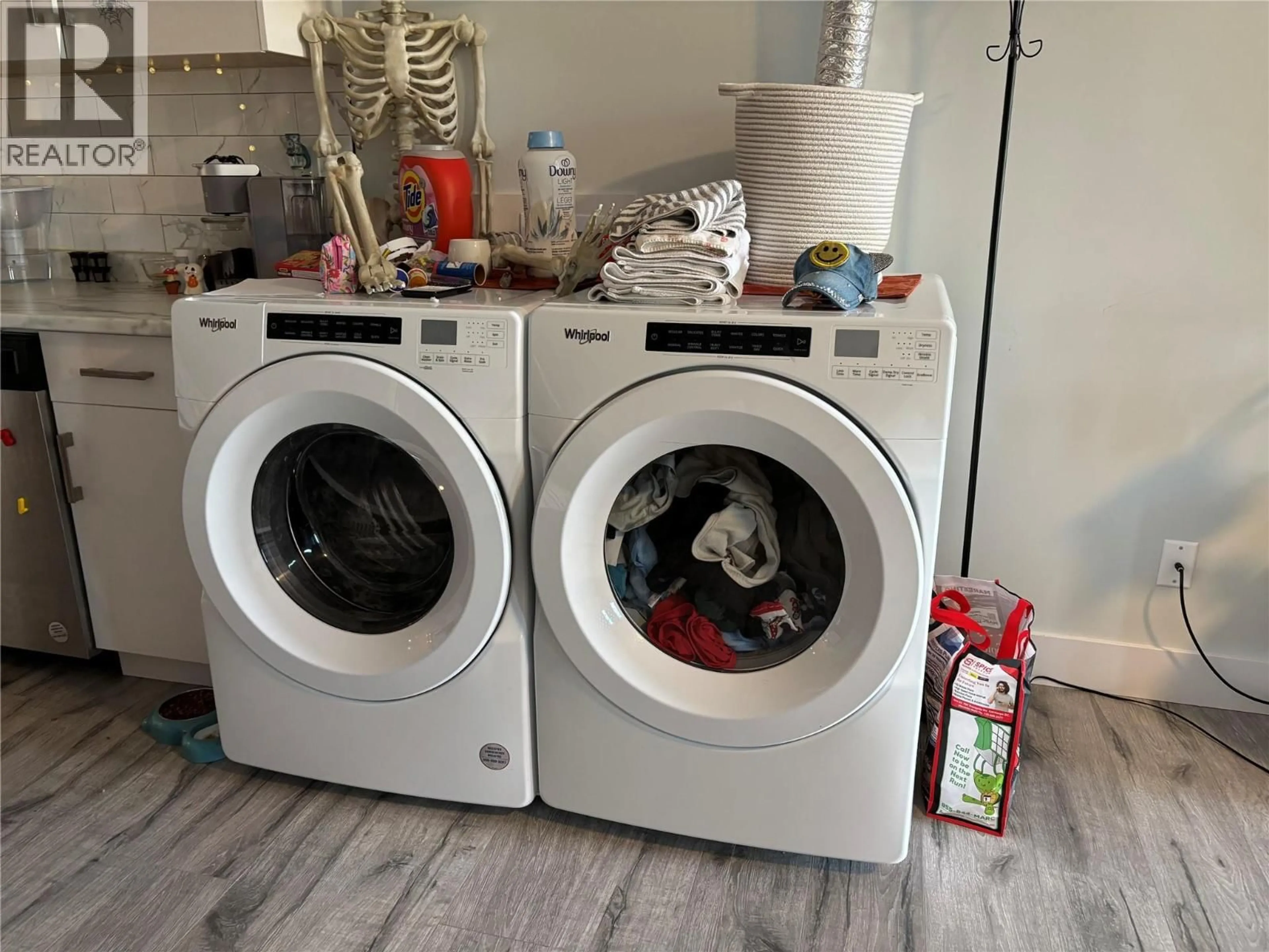Laundry room for 1698 BALSAM PLACE, Kamloops British Columbia V2E0E2