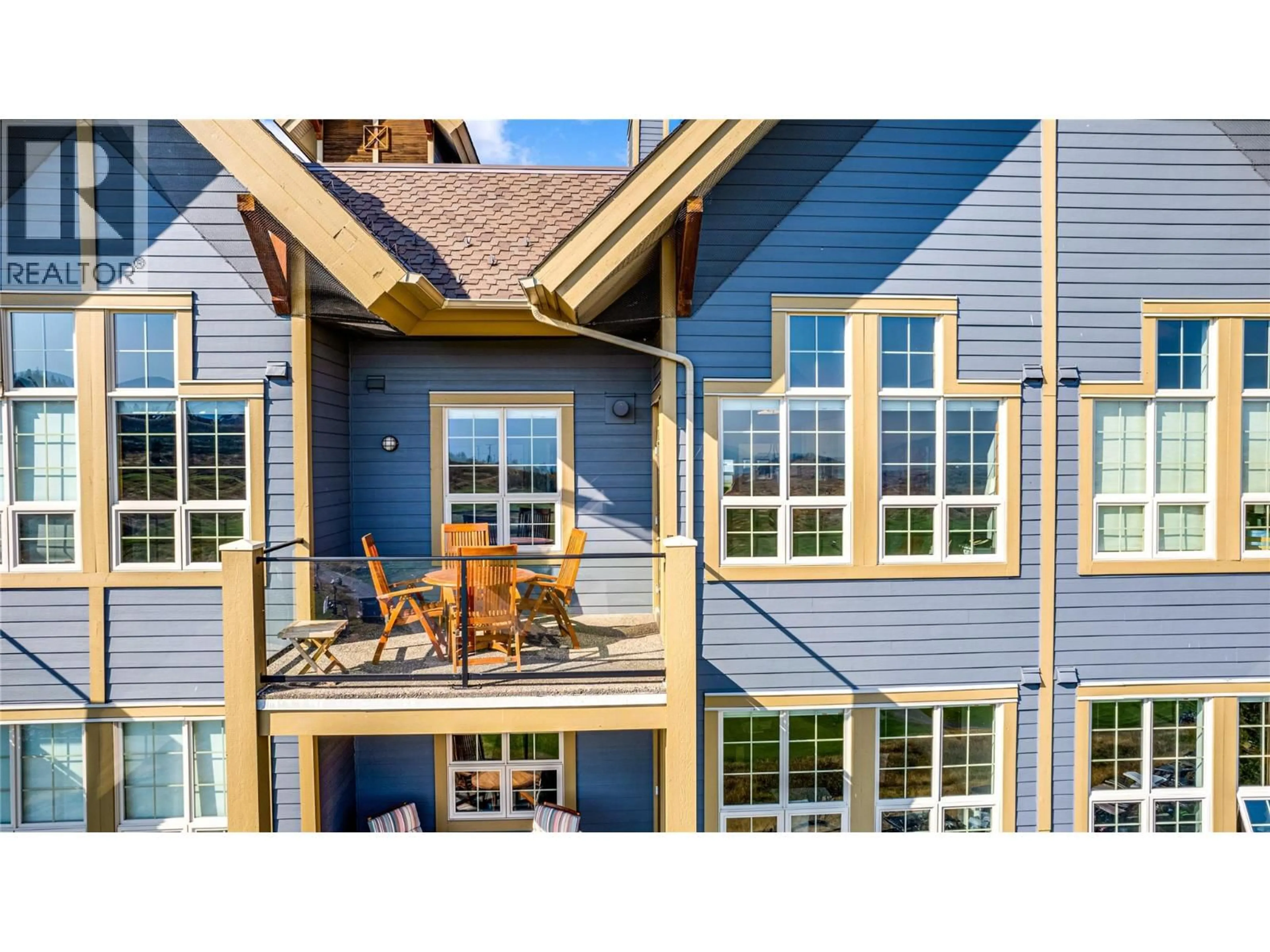 Home with vinyl exterior material, unknown for 414 - 107 VILLAGE CENTRE COURT, Vernon British Columbia V1H1Y8