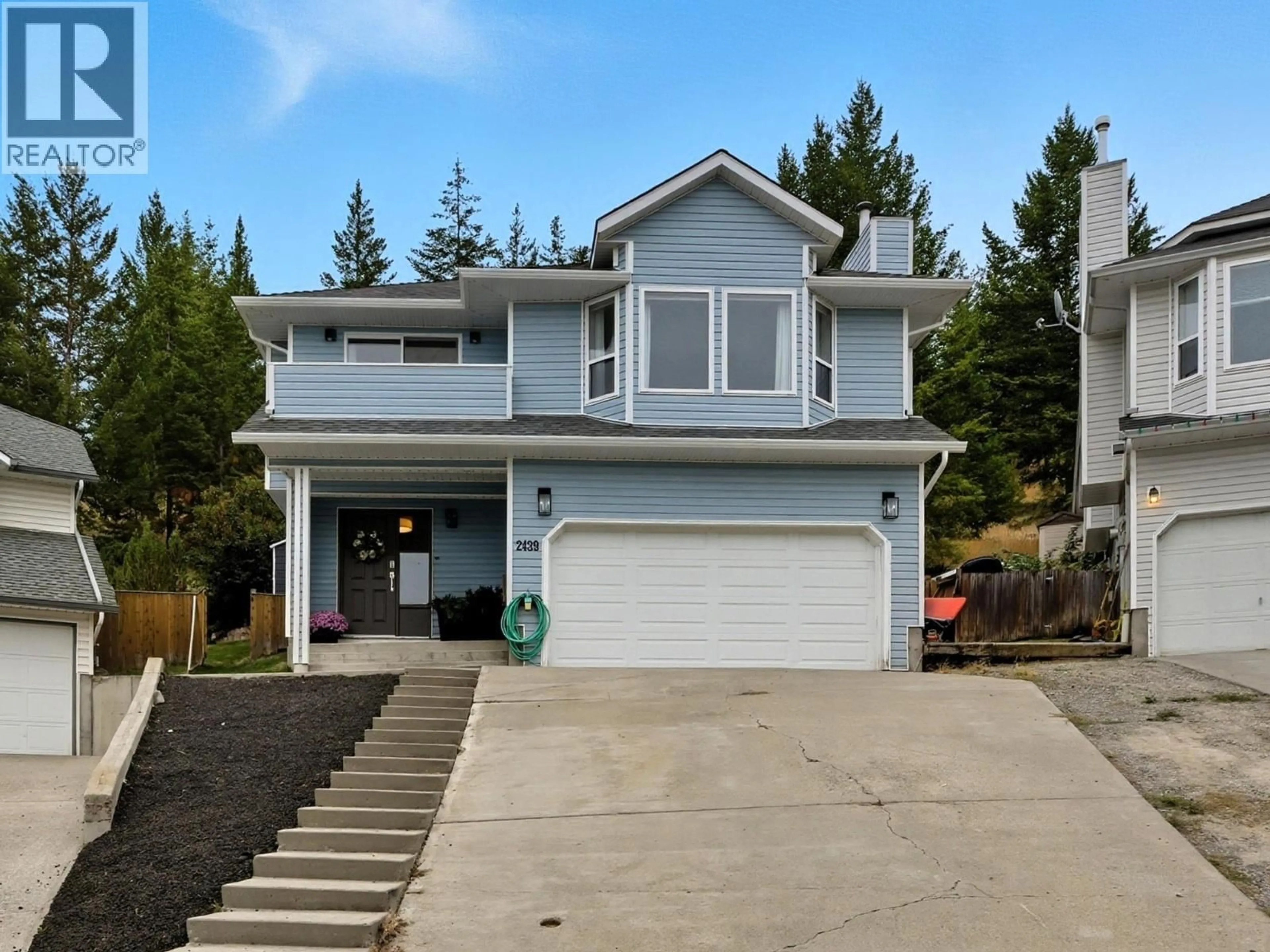 Home with vinyl exterior material, street for 2439 DRUMMOND COURT, Kamloops British Columbia V1S1T9