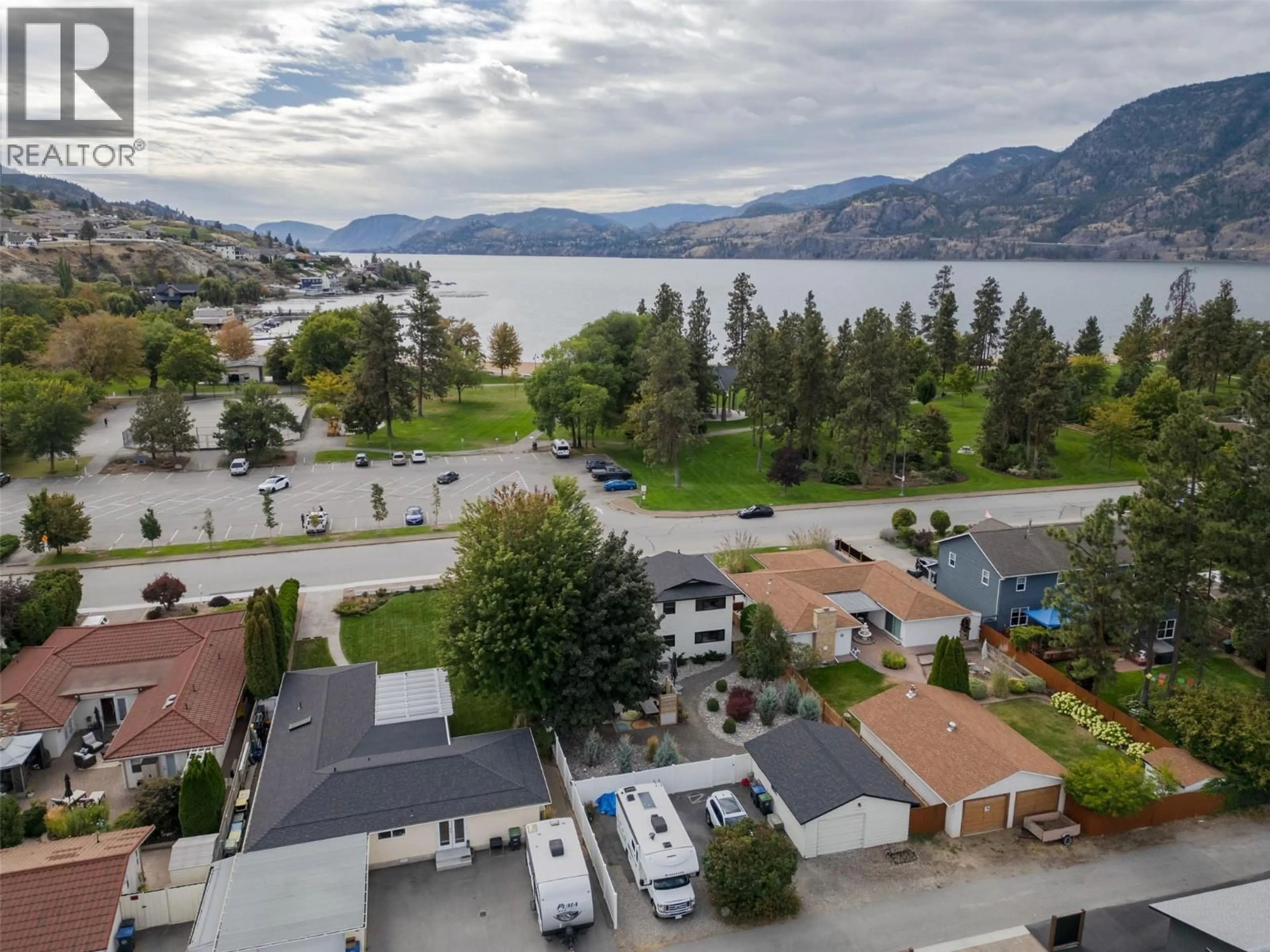 A pic from outside/outdoor area/front of a property/back of a property/a pic from drone, water/lake/river/ocean view for 127 ELM AVENUE, Penticton British Columbia V2A3W1