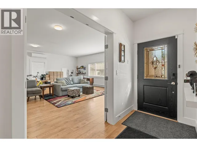 205 FALCON AVENUE, Vernon 3