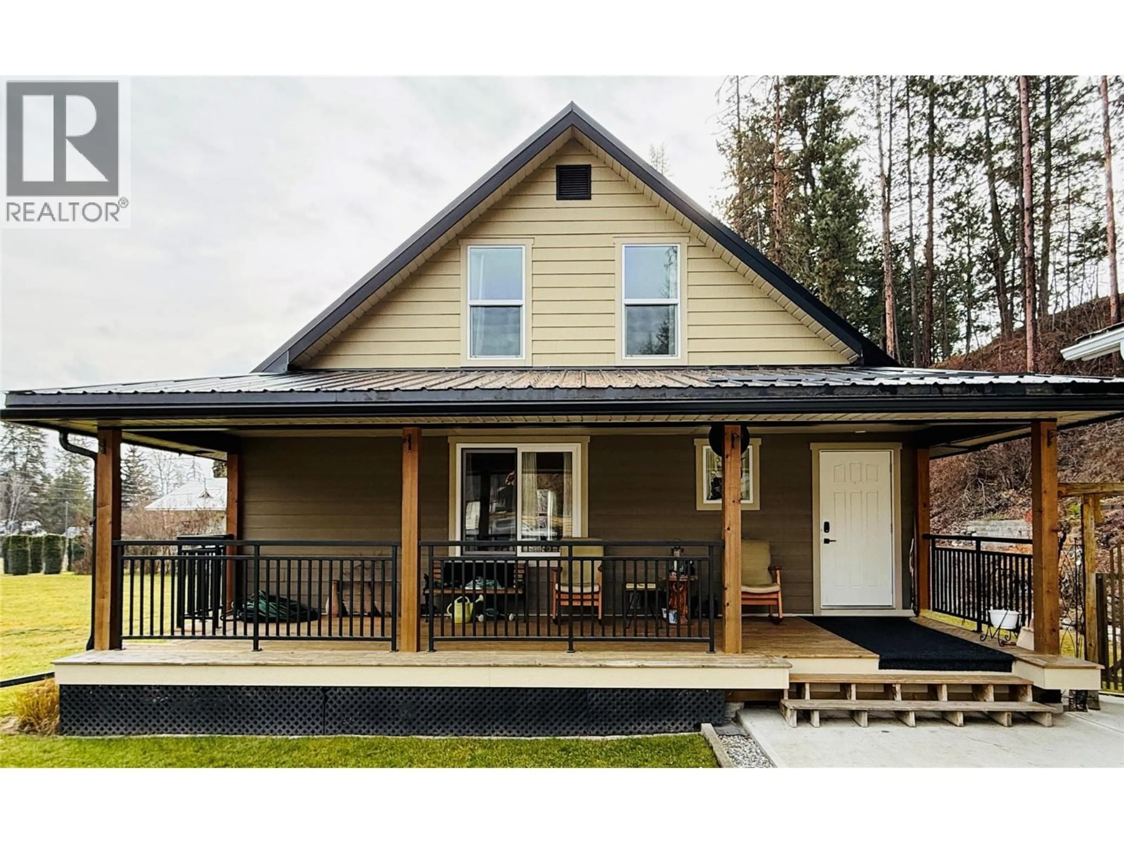 Home with vinyl exterior material, street for 311 302ND AVENUE, Kimberley British Columbia V1A3G5