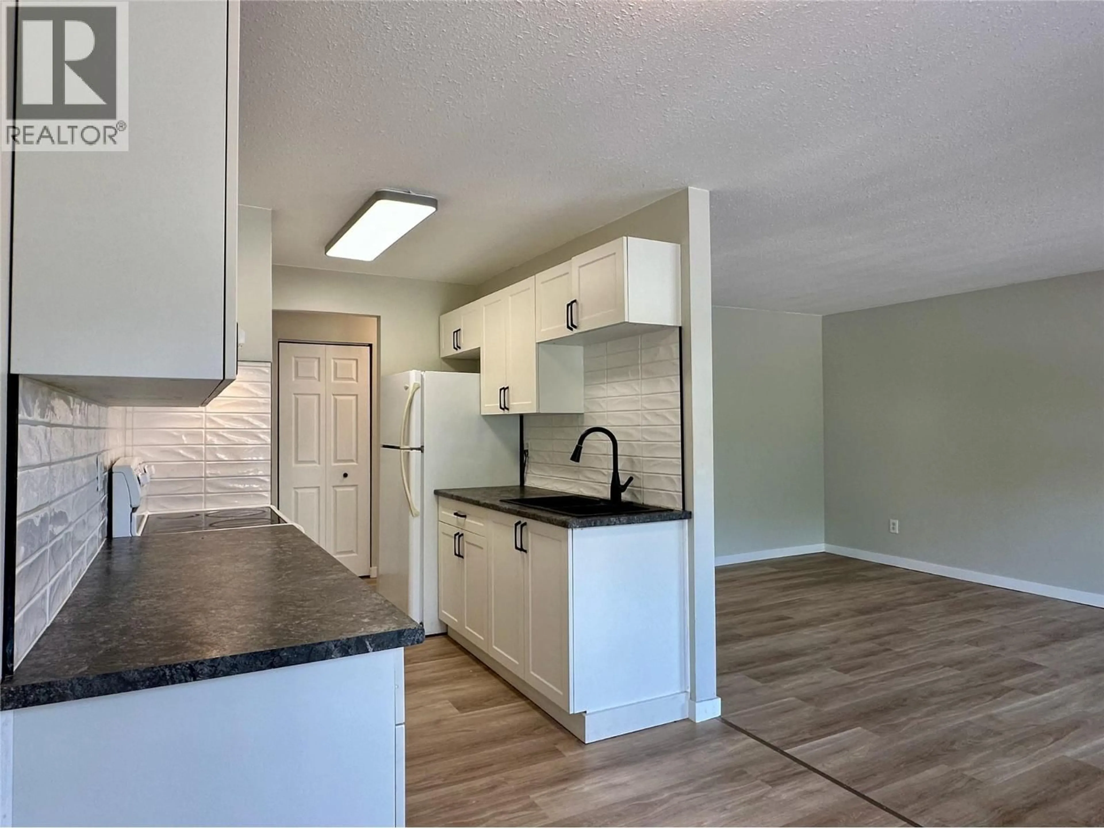 Unknown for 215 - 3505 38 STREET, Vernon British Columbia V1T6X1
