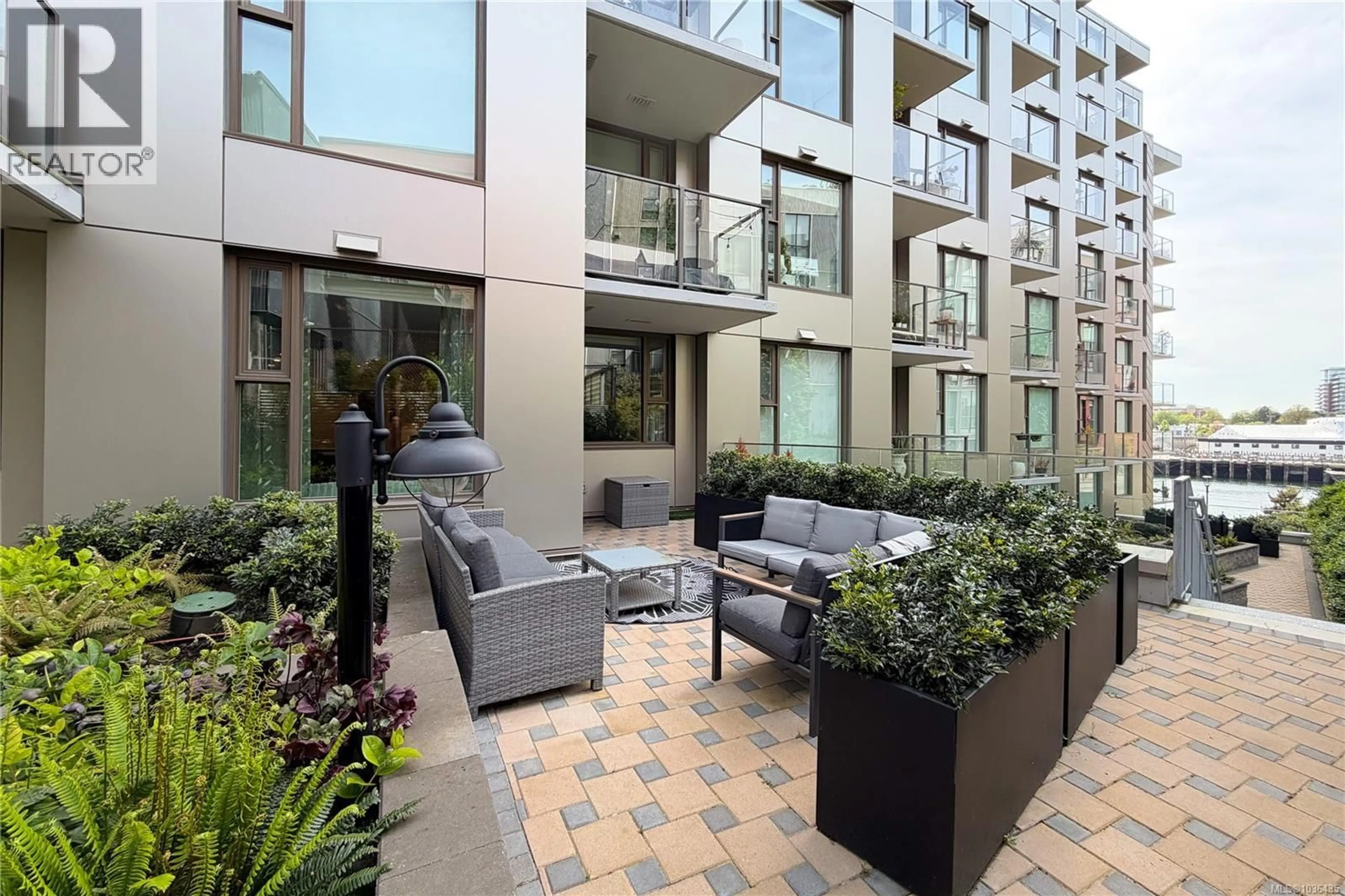 Patio, street for 405 - 1628 STORE STREET, Victoria British Columbia V8W0H1