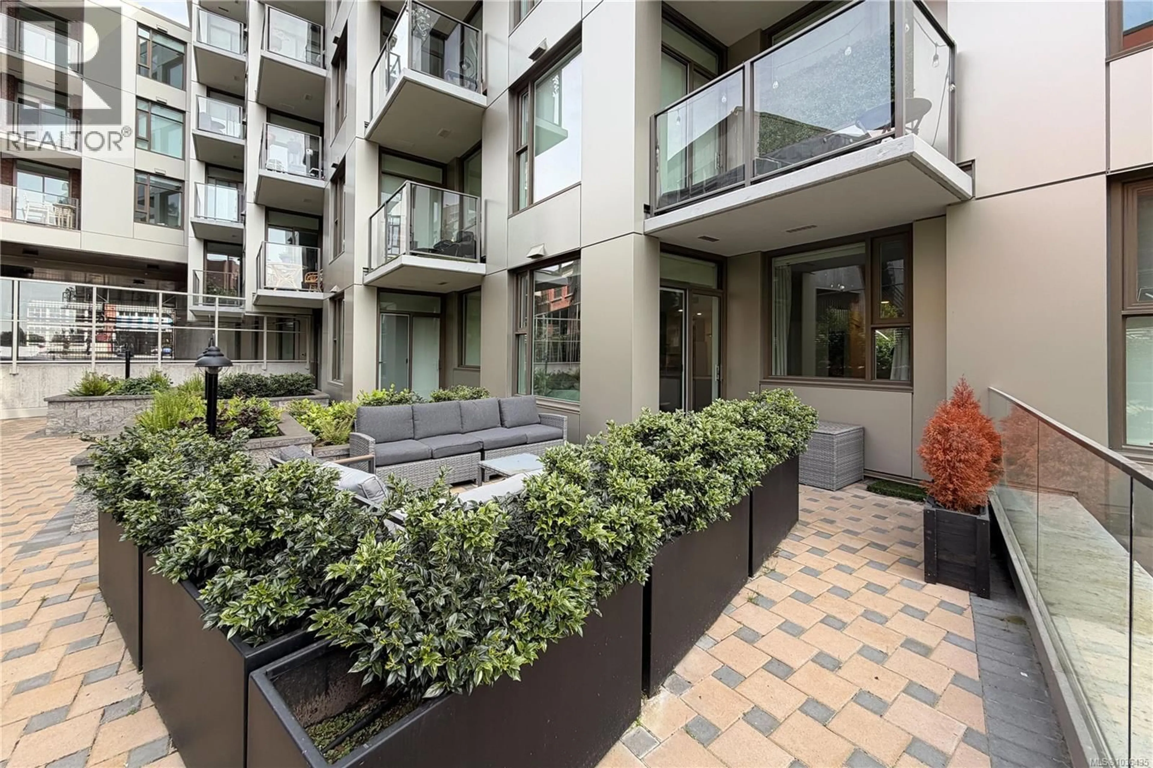 Patio, street for 405 - 1628 STORE STREET, Victoria British Columbia V8W0H1