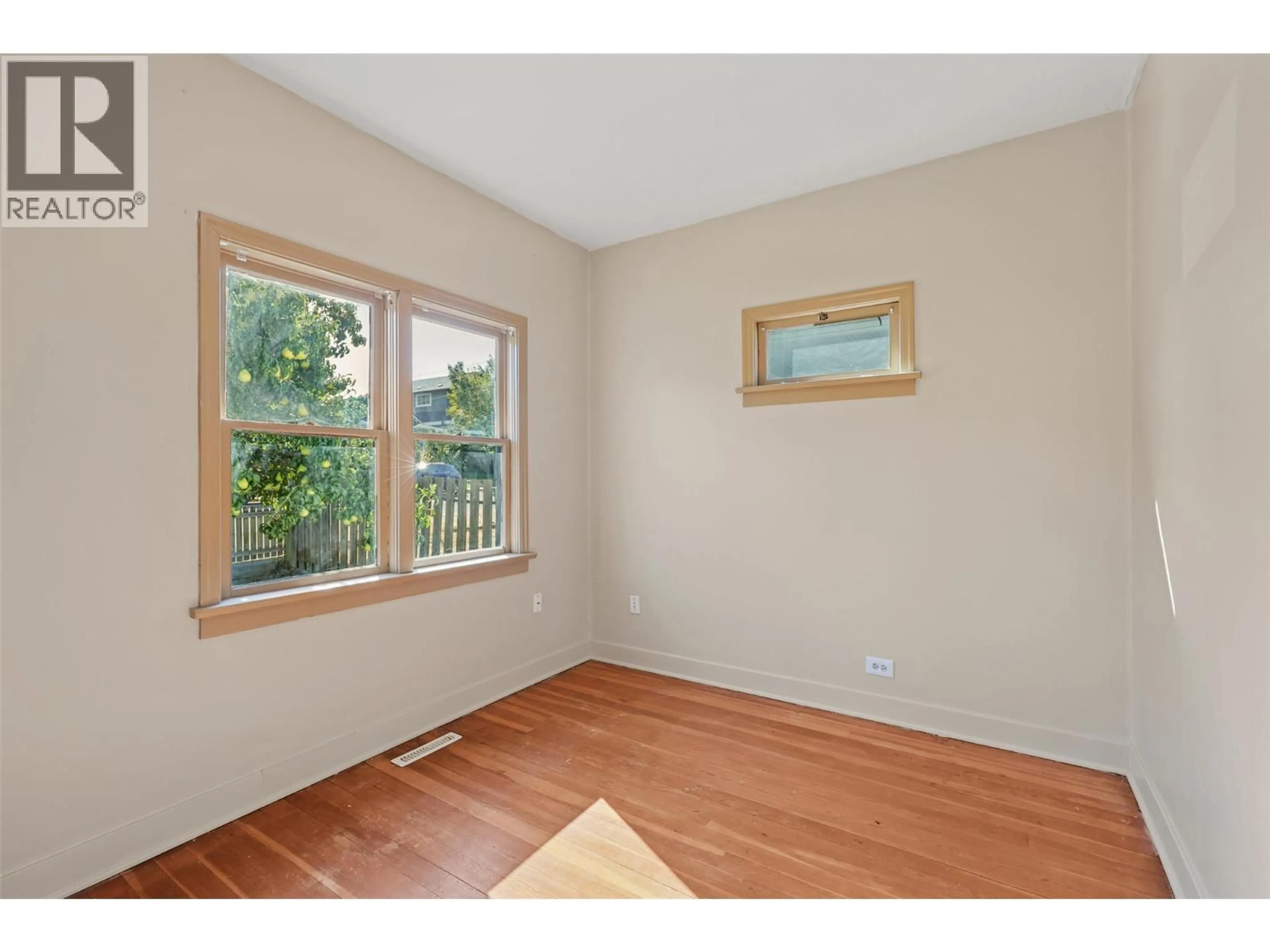 A pic of a room for 976 DOMINION STREET, Kamloops British Columbia V2C2Y2