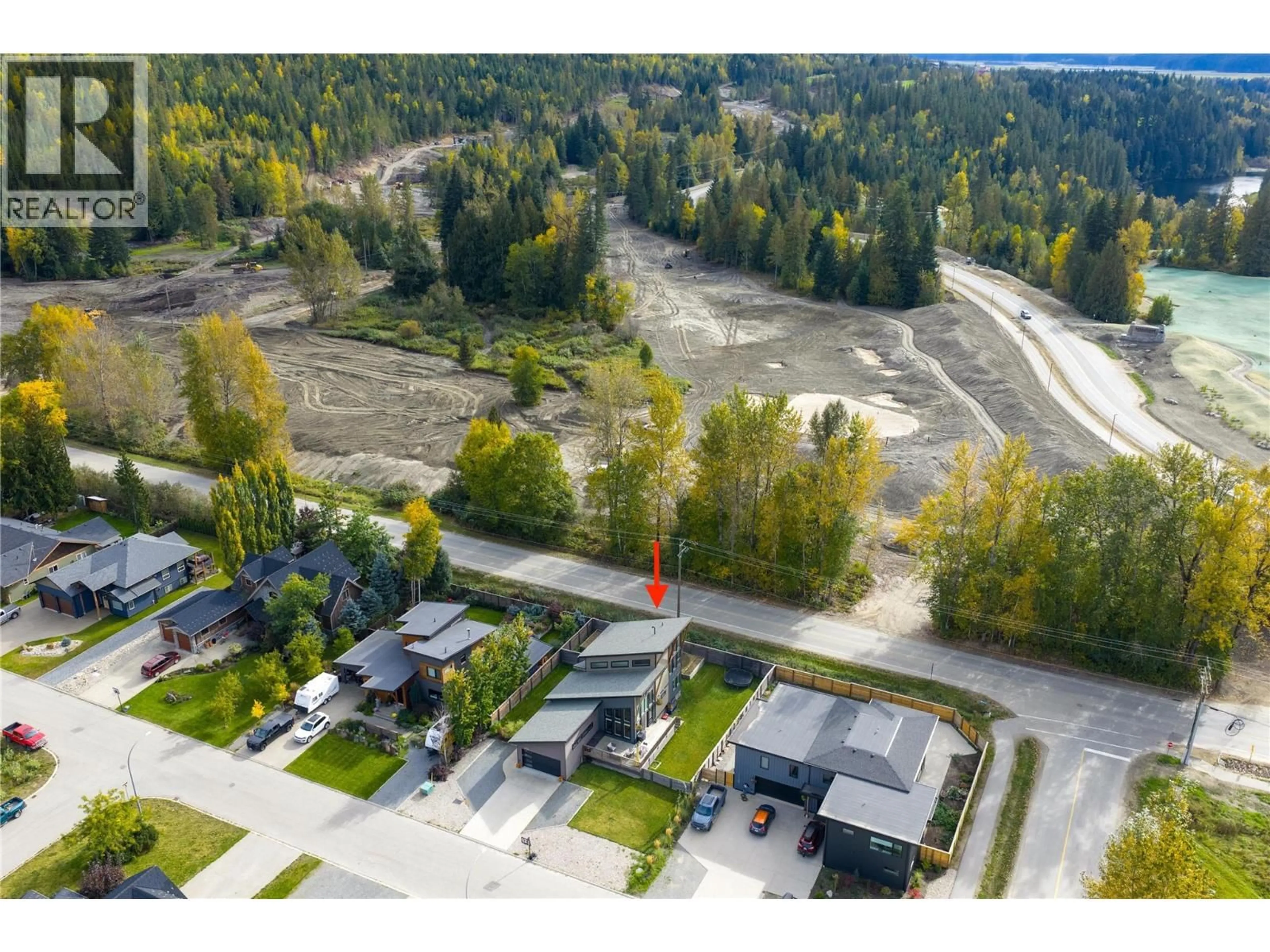 A pic from outside/outdoor area/front of a property/back of a property/a pic from drone, street for 1960 ASPEN CRESCENT, Revelstoke British Columbia V0E2S1
