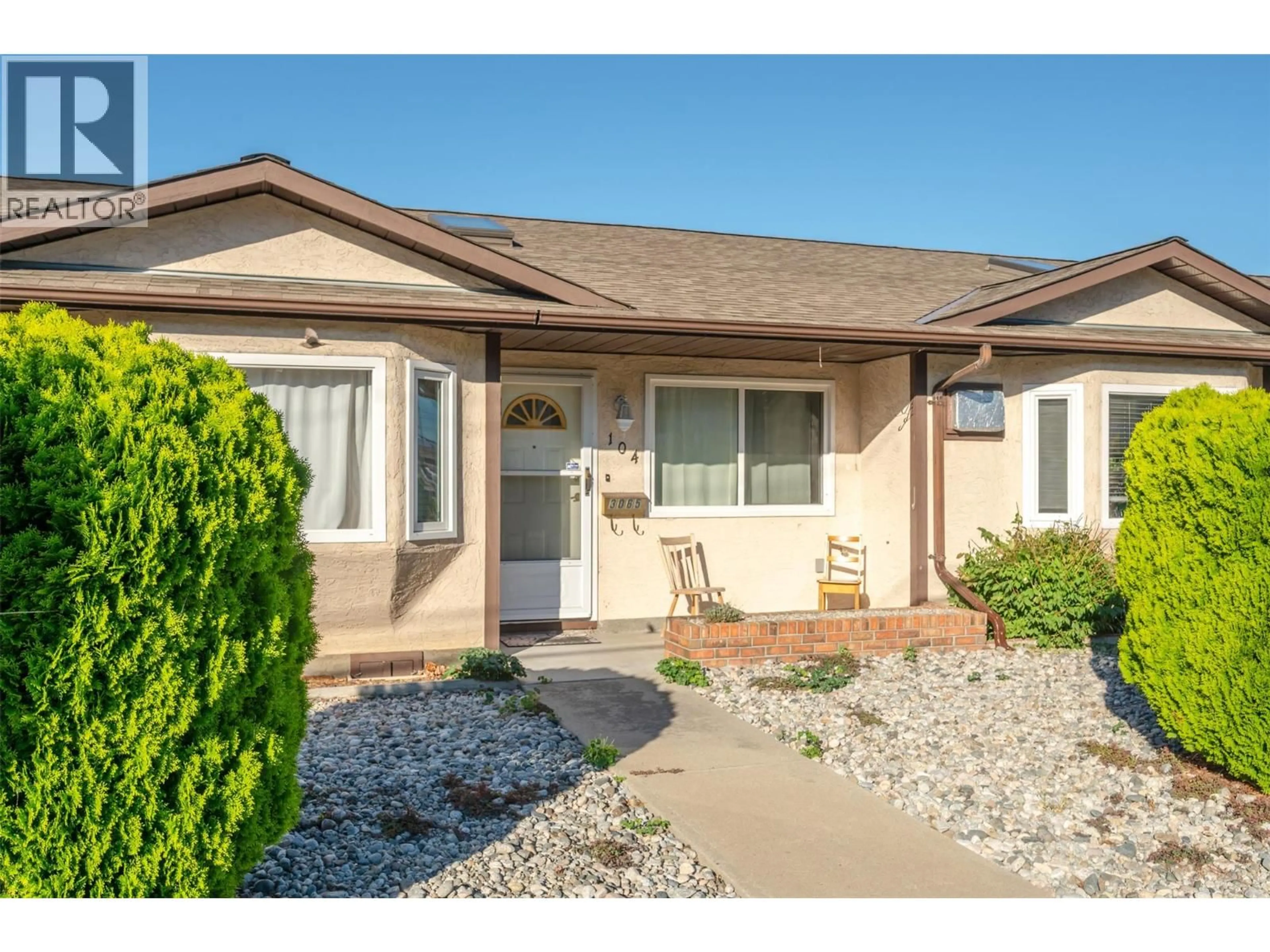 Home with vinyl exterior material, street for 104 - 3065 WILSON STREET, Penticton British Columbia V2A7K3