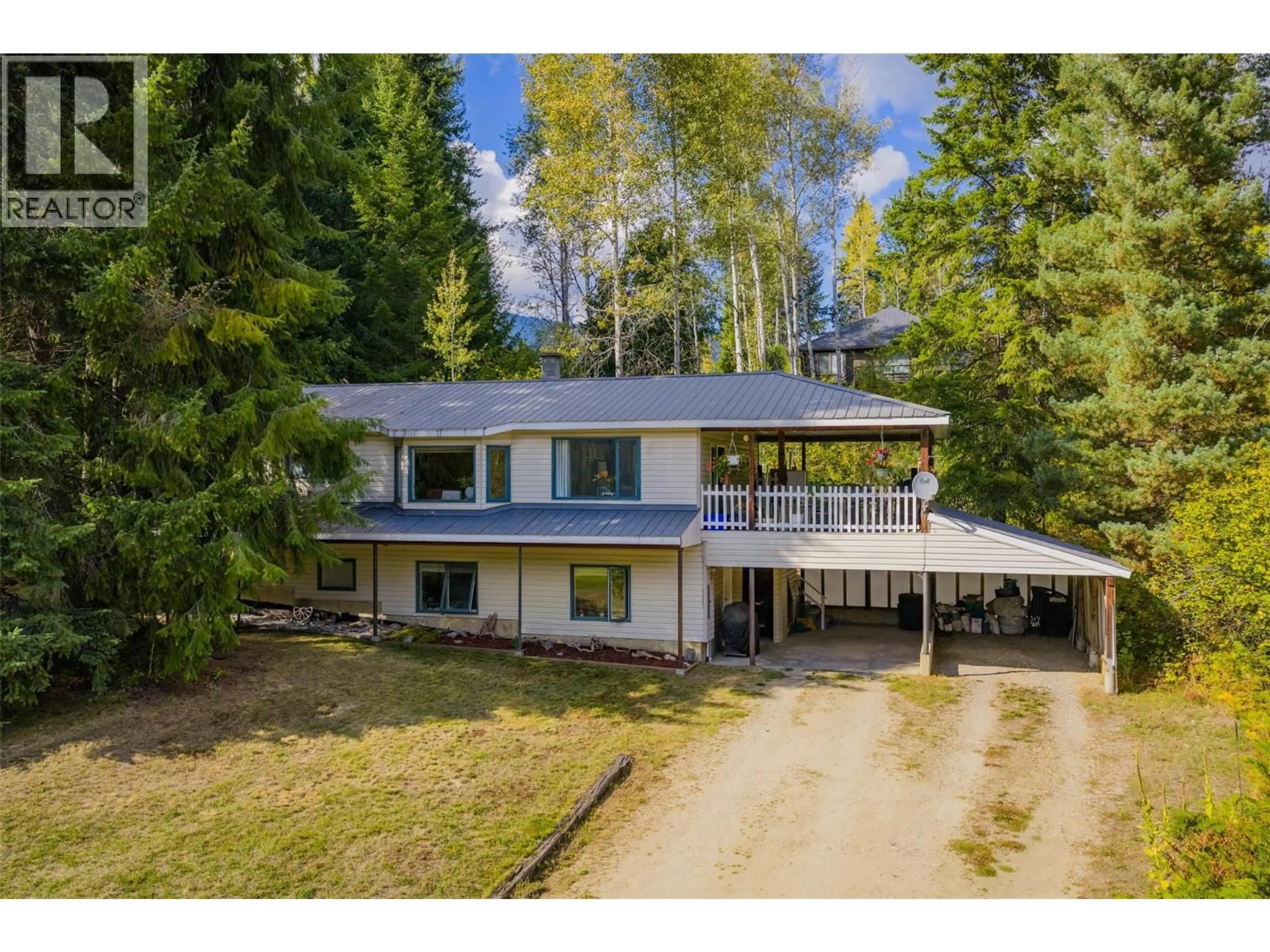 A pic from outside/outdoor area/front of a property/back of a property/a pic from drone, unknown for 3755 KRESTOVA CEMETERY ROAD, Krestova British Columbia V0G1H2
