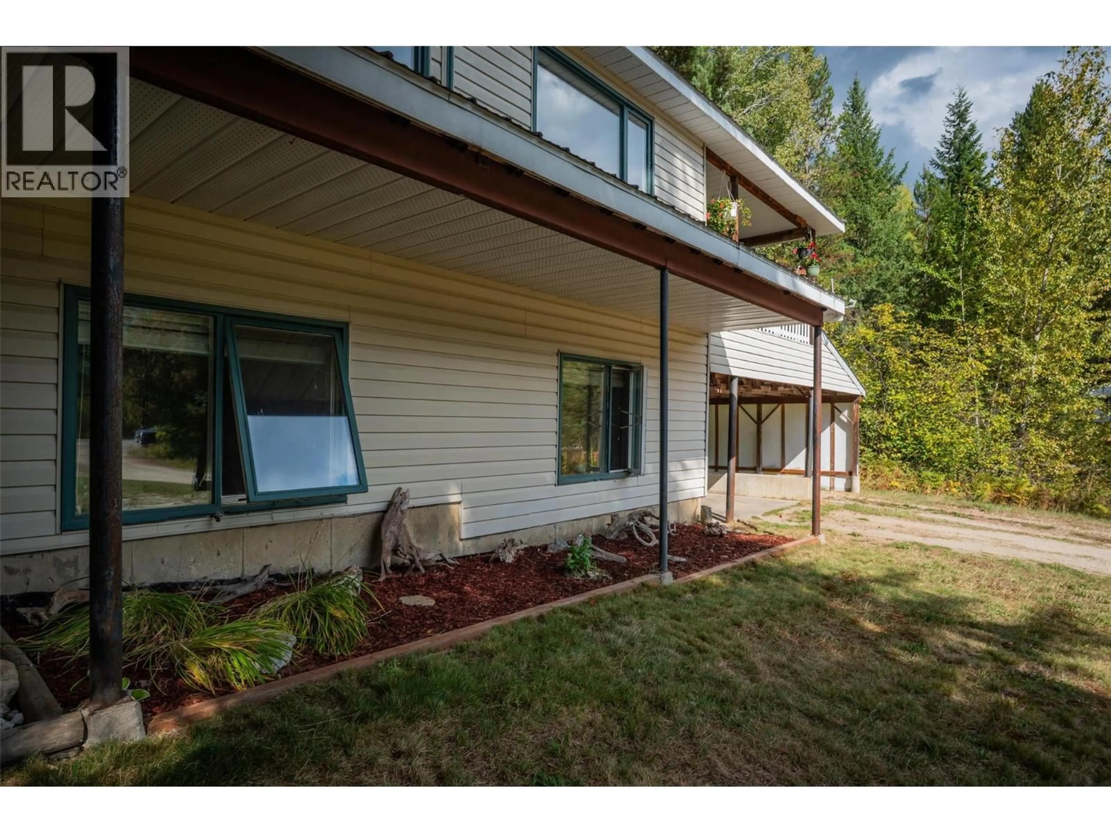 Patio, unknown for 3755 KRESTOVA CEMETERY ROAD, Krestova British Columbia V0G1H2