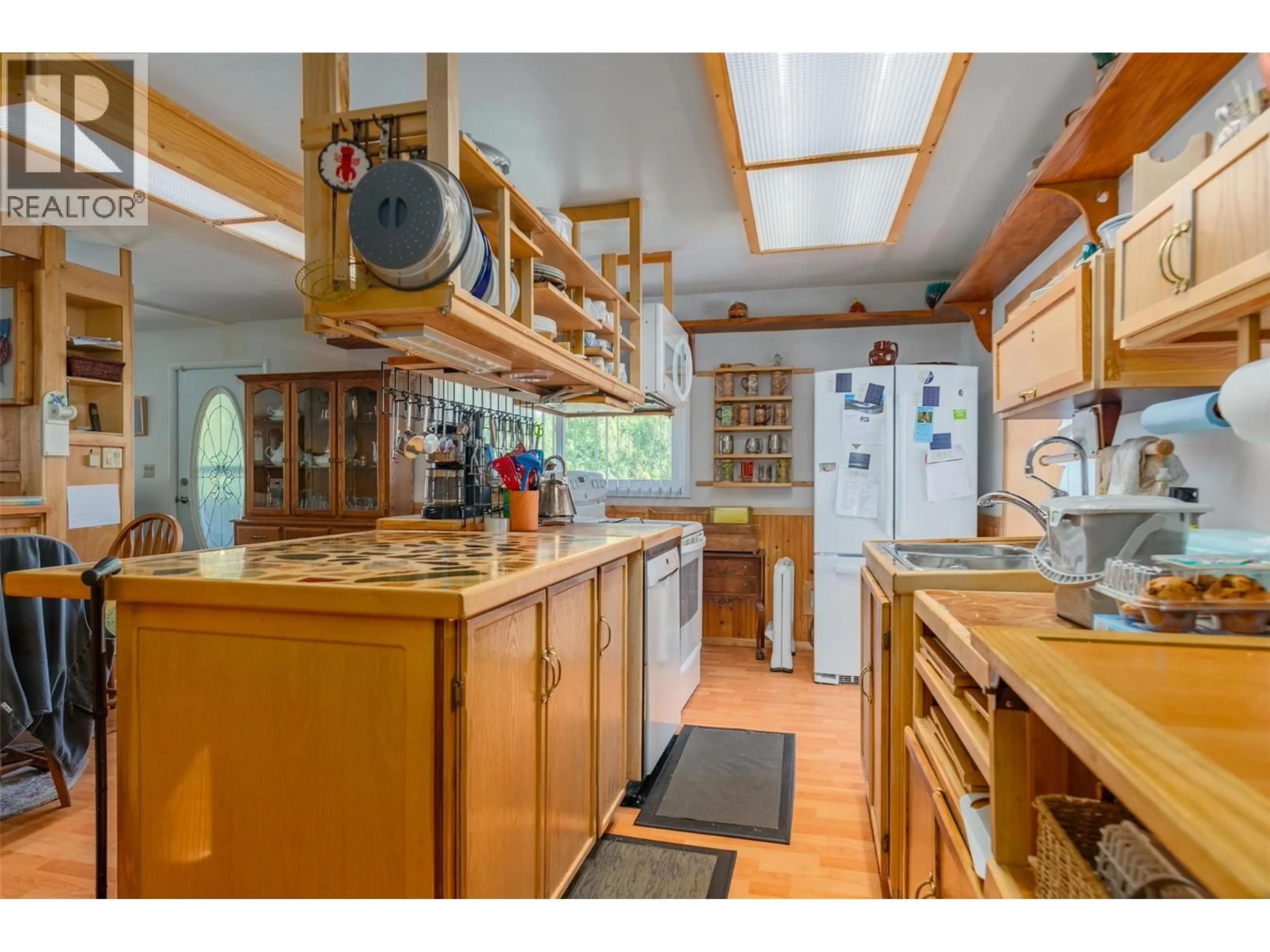 Unknown for 2828 9TH AVENUE, Castlegar British Columbia V1N2Z1