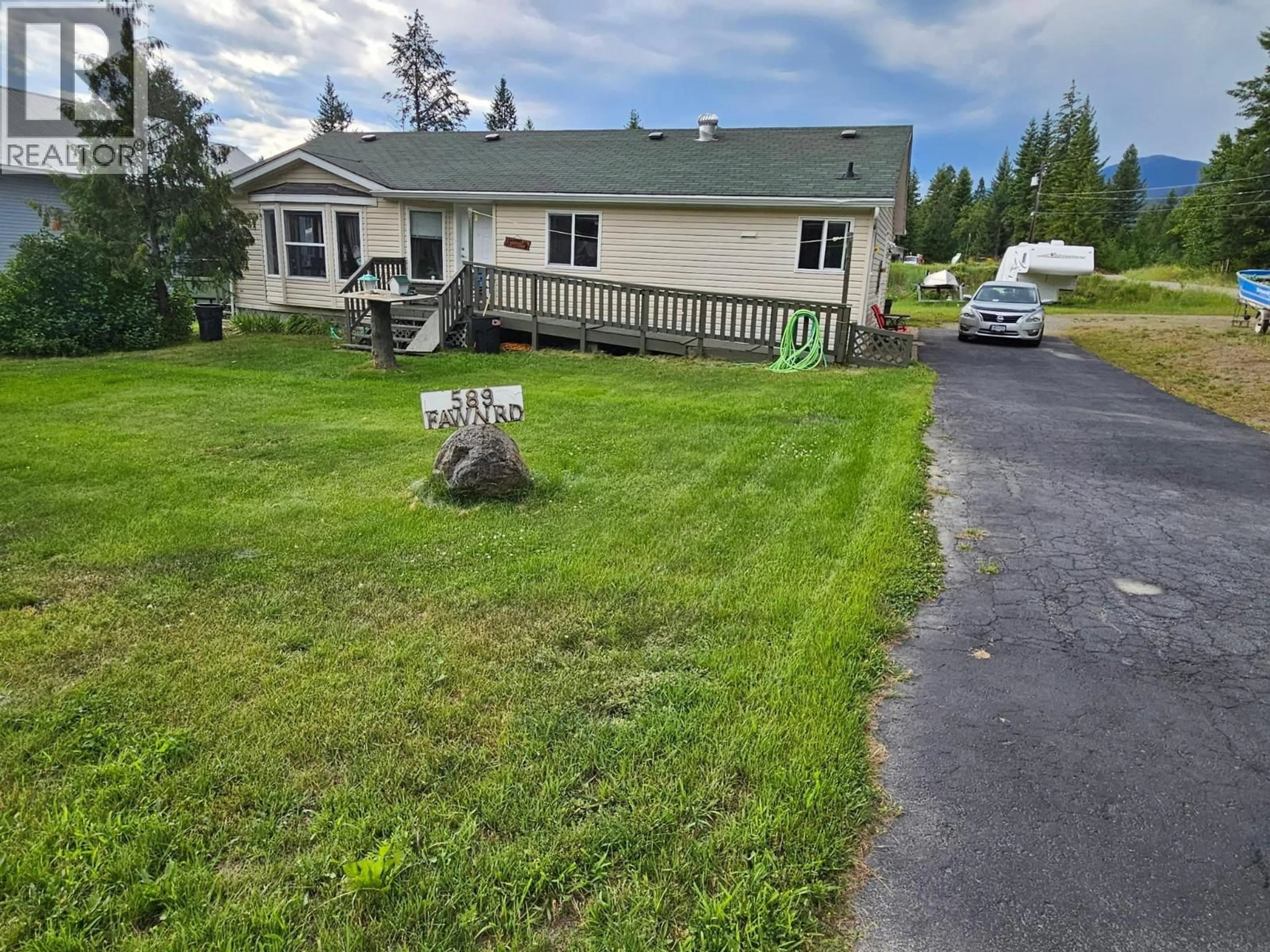 A pic from outside/outdoor area/front of a property/back of a property/a pic from drone, unknown for 589 FAWN ROAD, Clearwater British Columbia V0E1N1