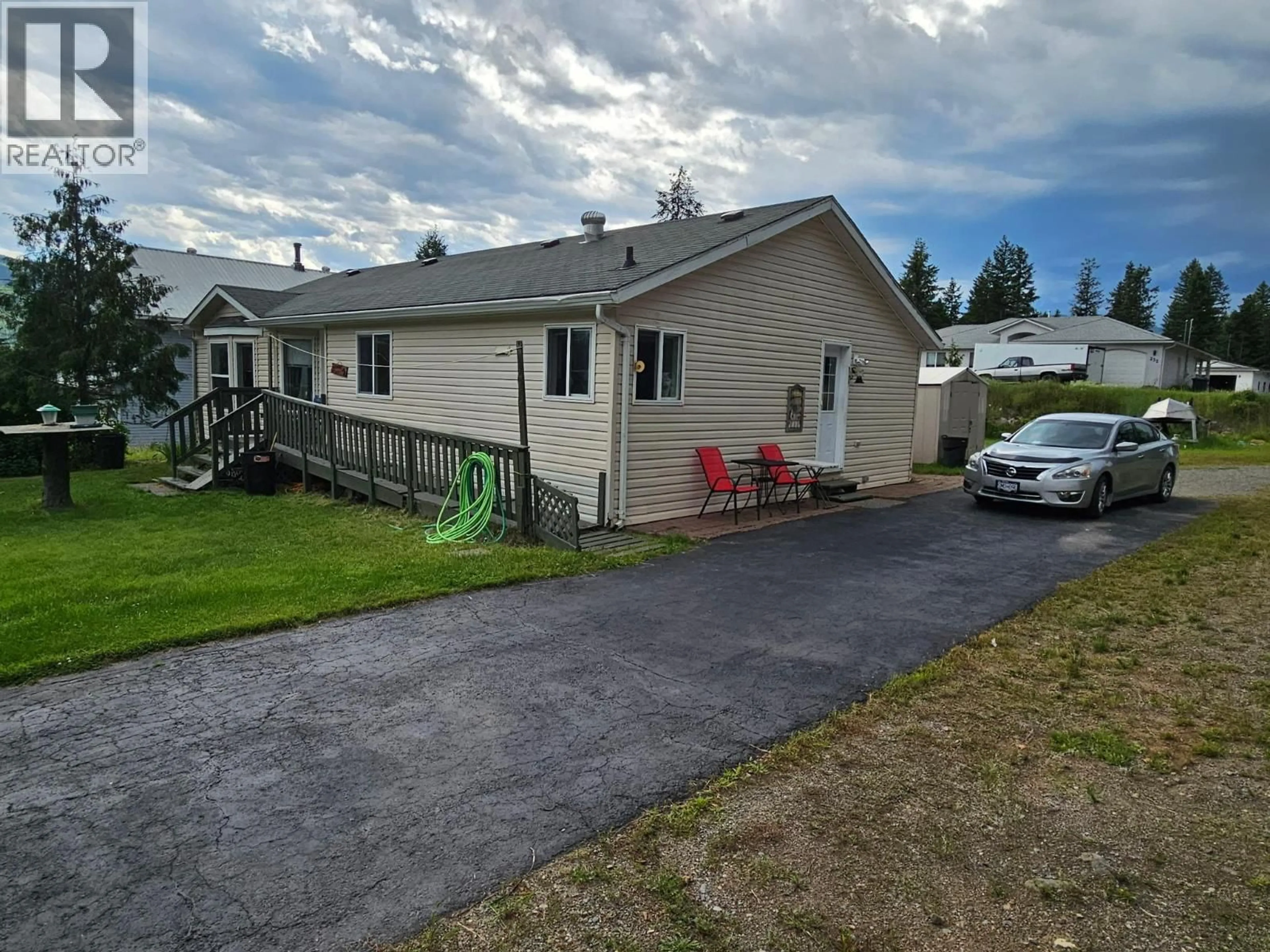 A pic from outside/outdoor area/front of a property/back of a property/a pic from drone, unknown for 589 FAWN ROAD, Clearwater British Columbia V0E1N1