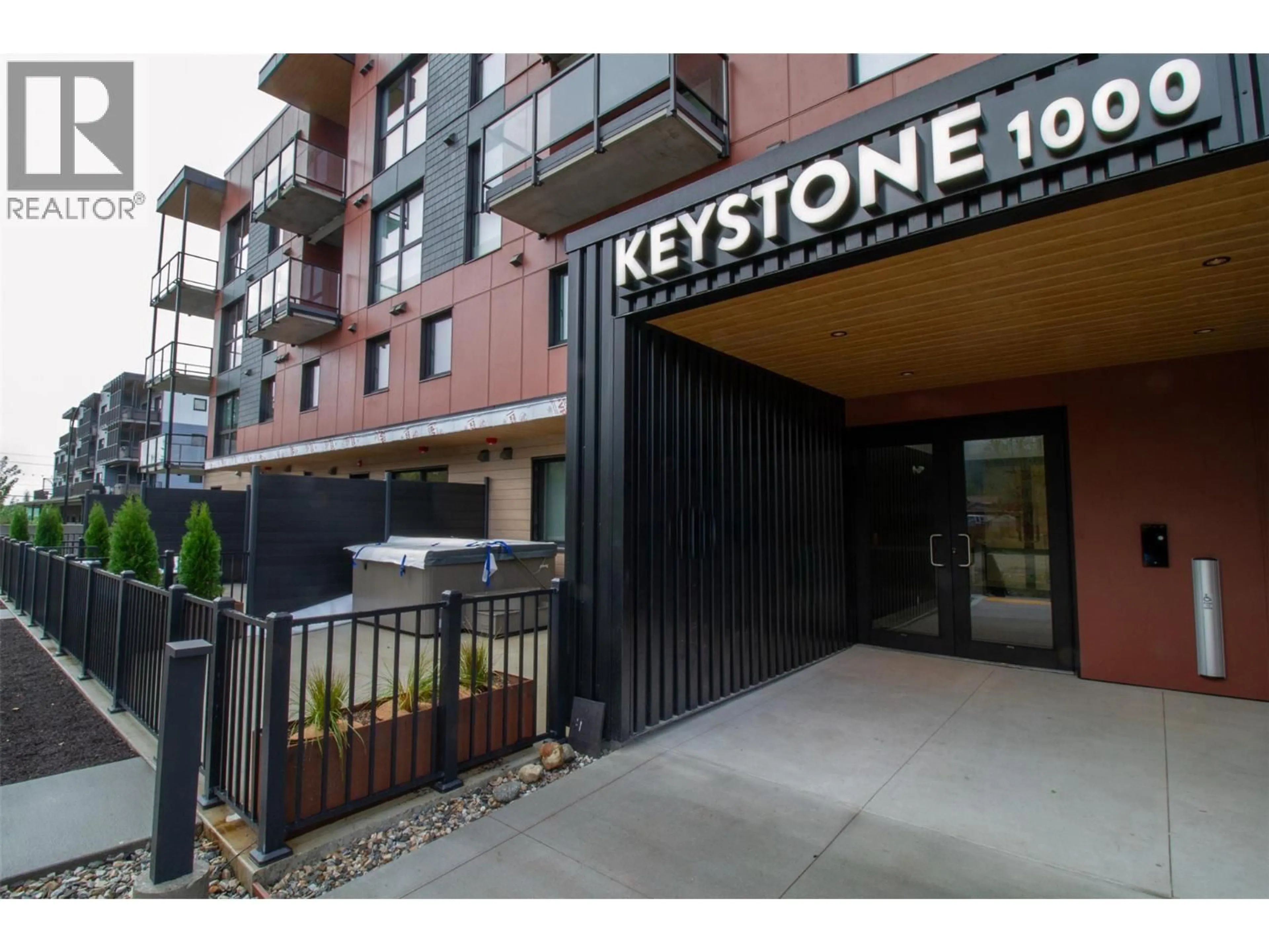 Indoor foyer for 1108 - 1702 COURSIER AVENUE, Revelstoke British Columbia V0E2S3