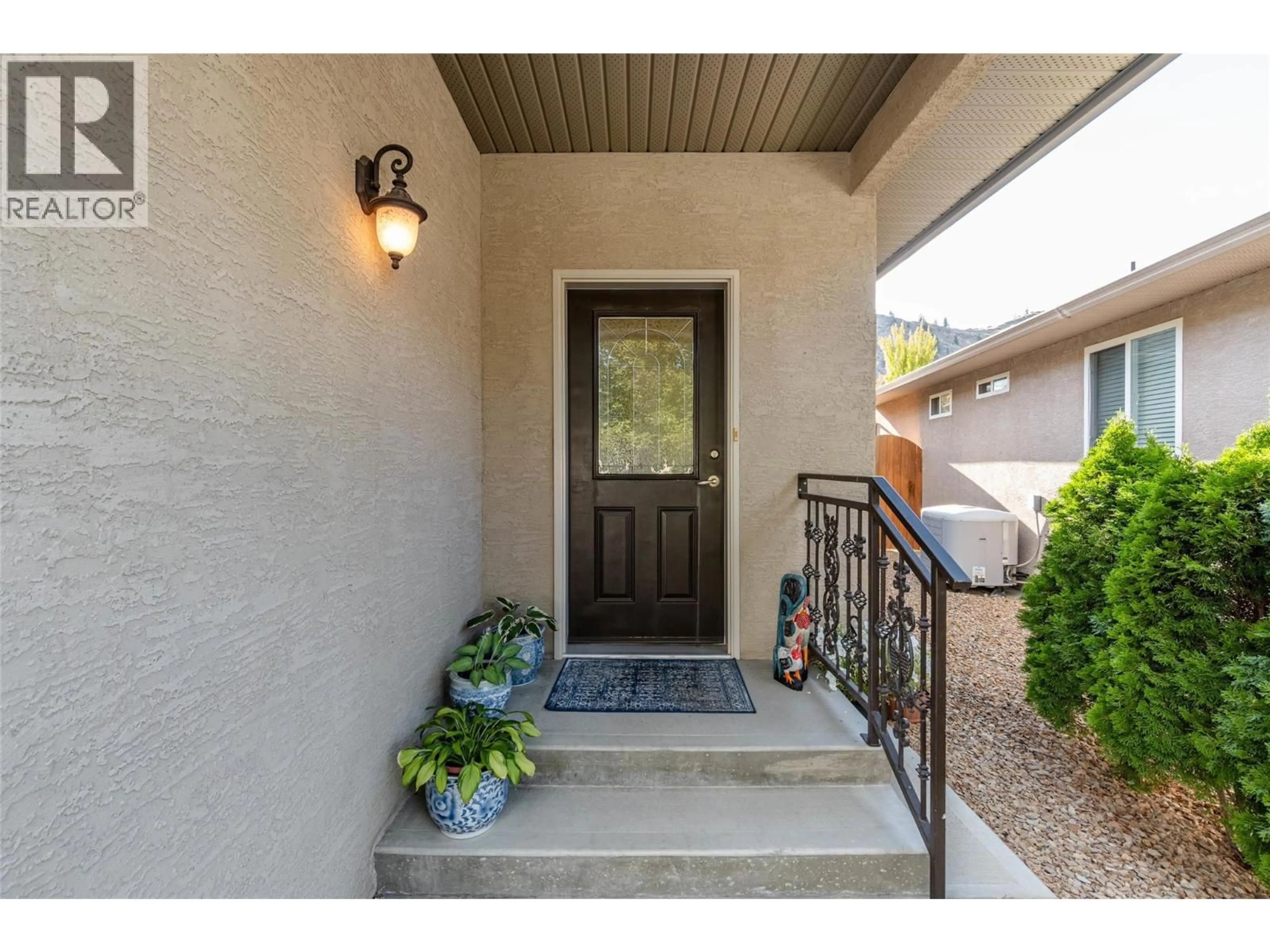 Indoor entryway for 6676 OXBOW CRESCENT, Oliver British Columbia V0H1T4