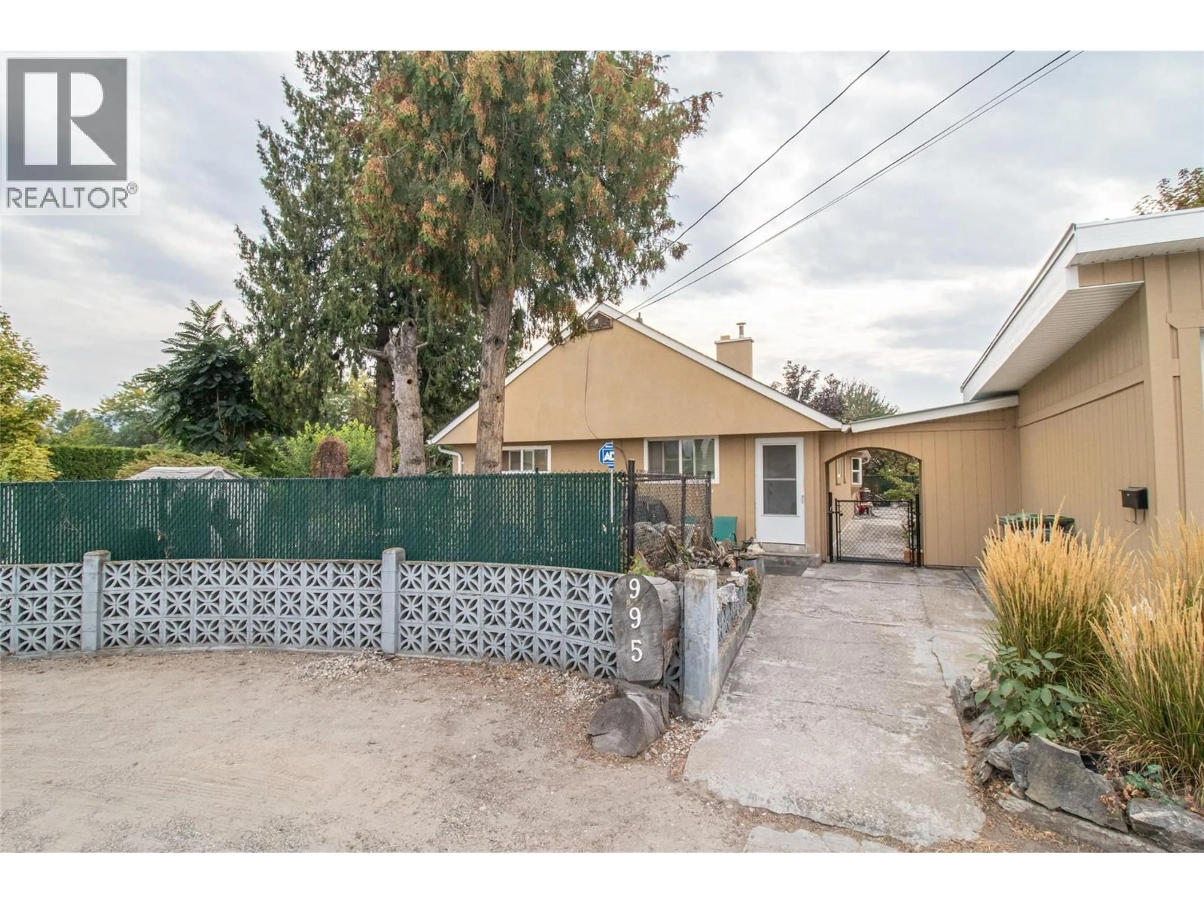 A pic from outside/outdoor area/front of a property/back of a property/a pic from drone, street for 995 LEATHEAD ROAD, Kelowna British Columbia V1X2J9
