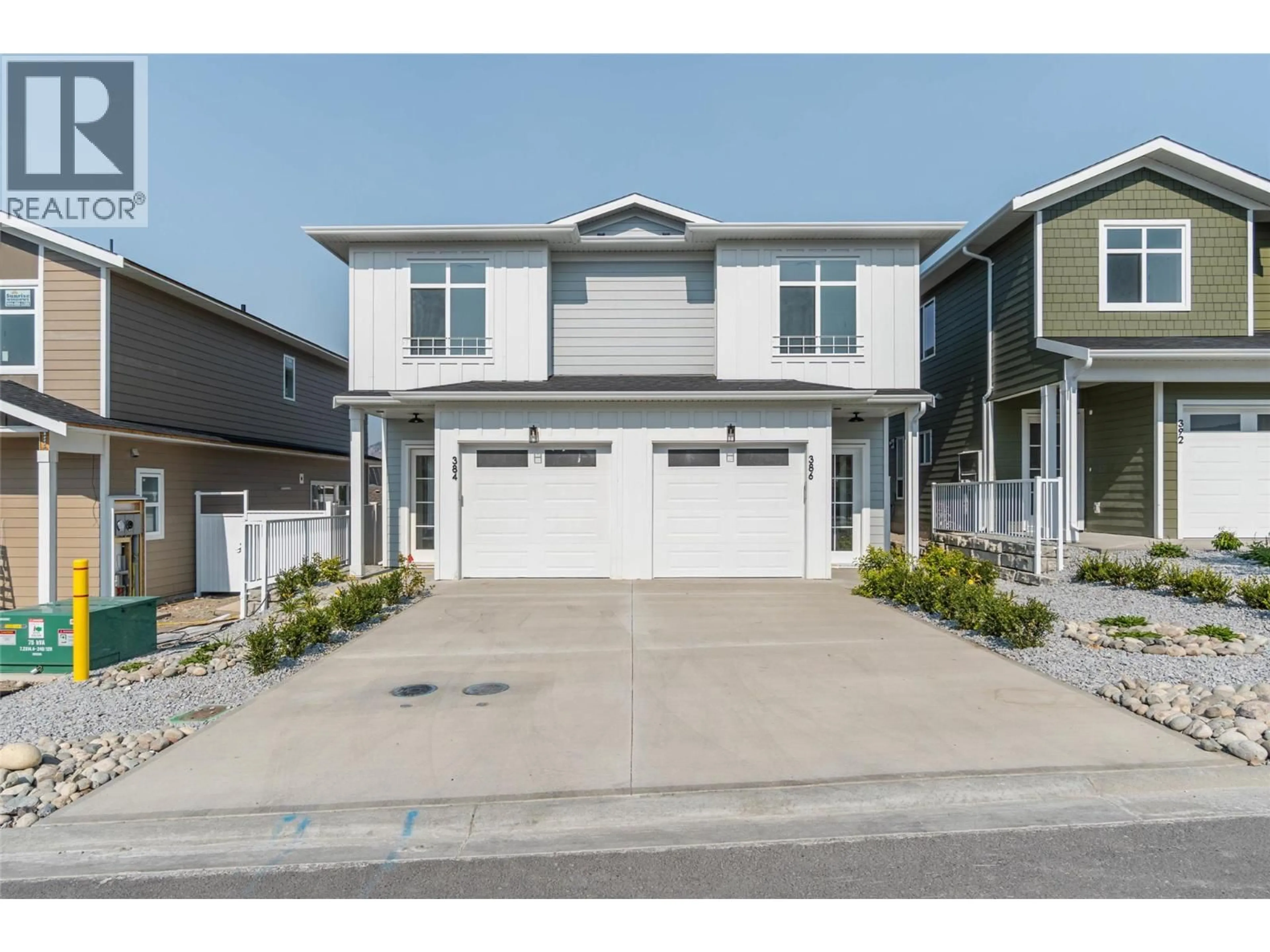 Home with vinyl exterior material, street for 384 CHARDONNAY AVENUE, Oliver British Columbia V0H1T4