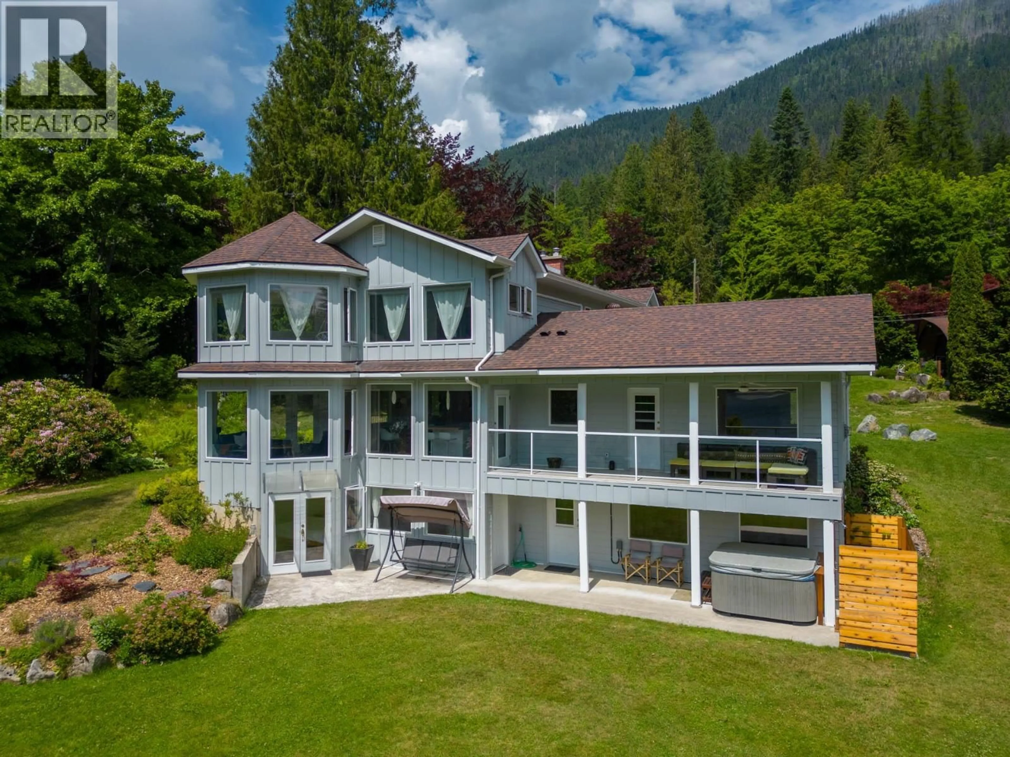 A pic from outside/outdoor area/front of a property/back of a property/a pic from drone, unknown for 4161 HEROUX ROAD, Nelson British Columbia V1L6N5