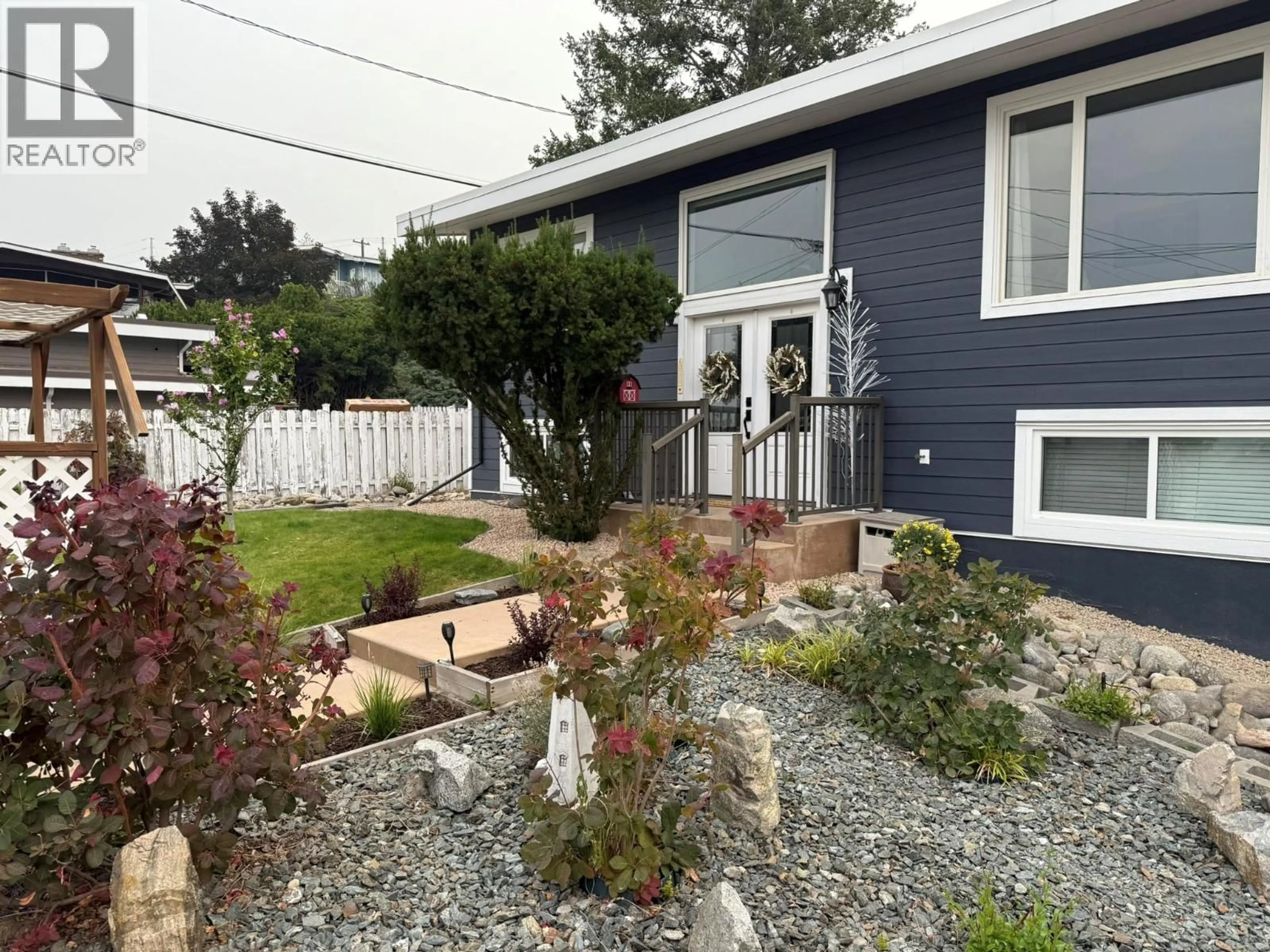 Home with vinyl exterior material, street for 162 DUNCAN PLACE, Penticton British Columbia V2A4B3