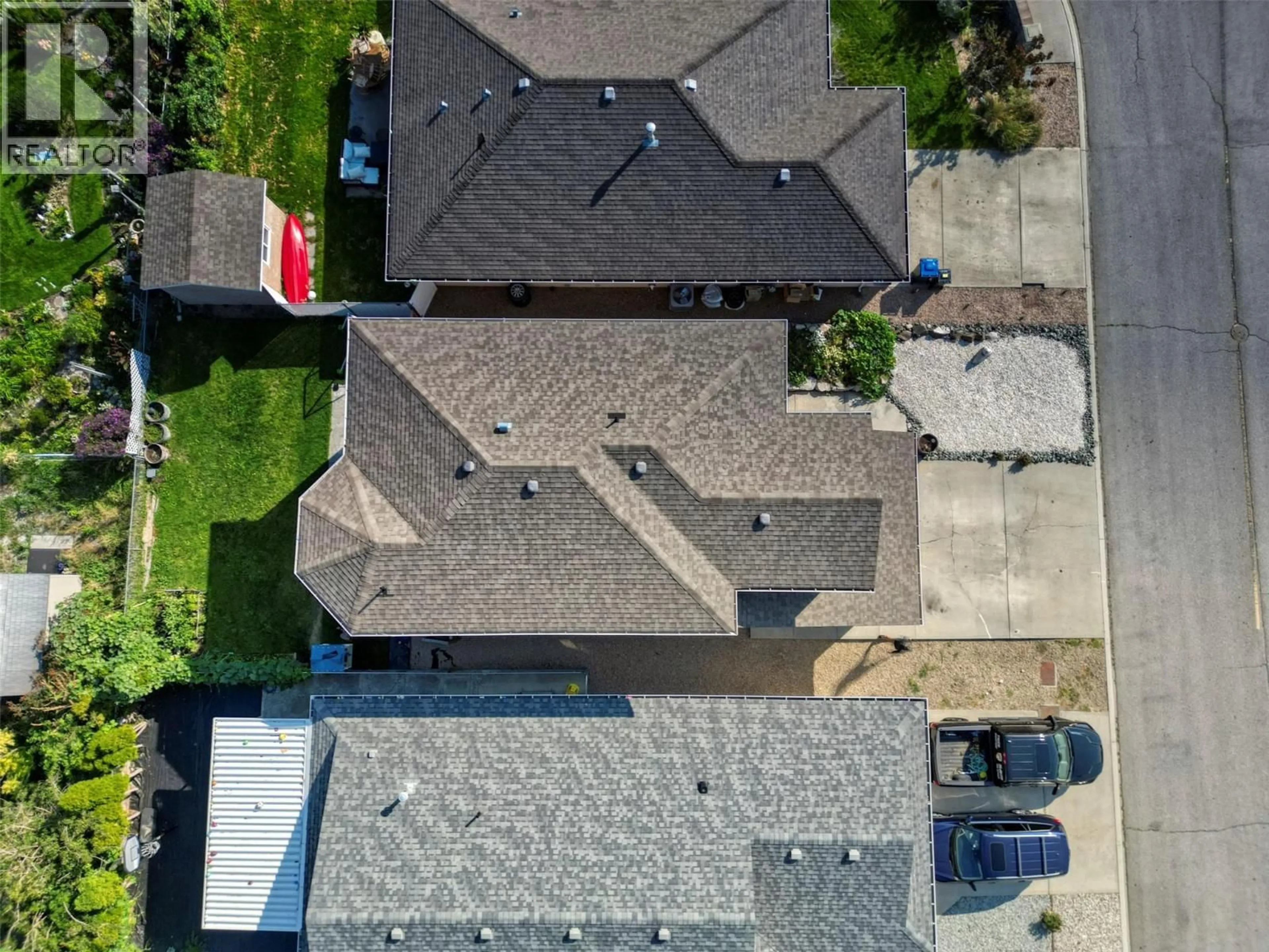 A pic from outside/outdoor area/front of a property/back of a property/a pic from drone, street for 270 WILLOWS PLACE, Oliver British Columbia V0H1T4