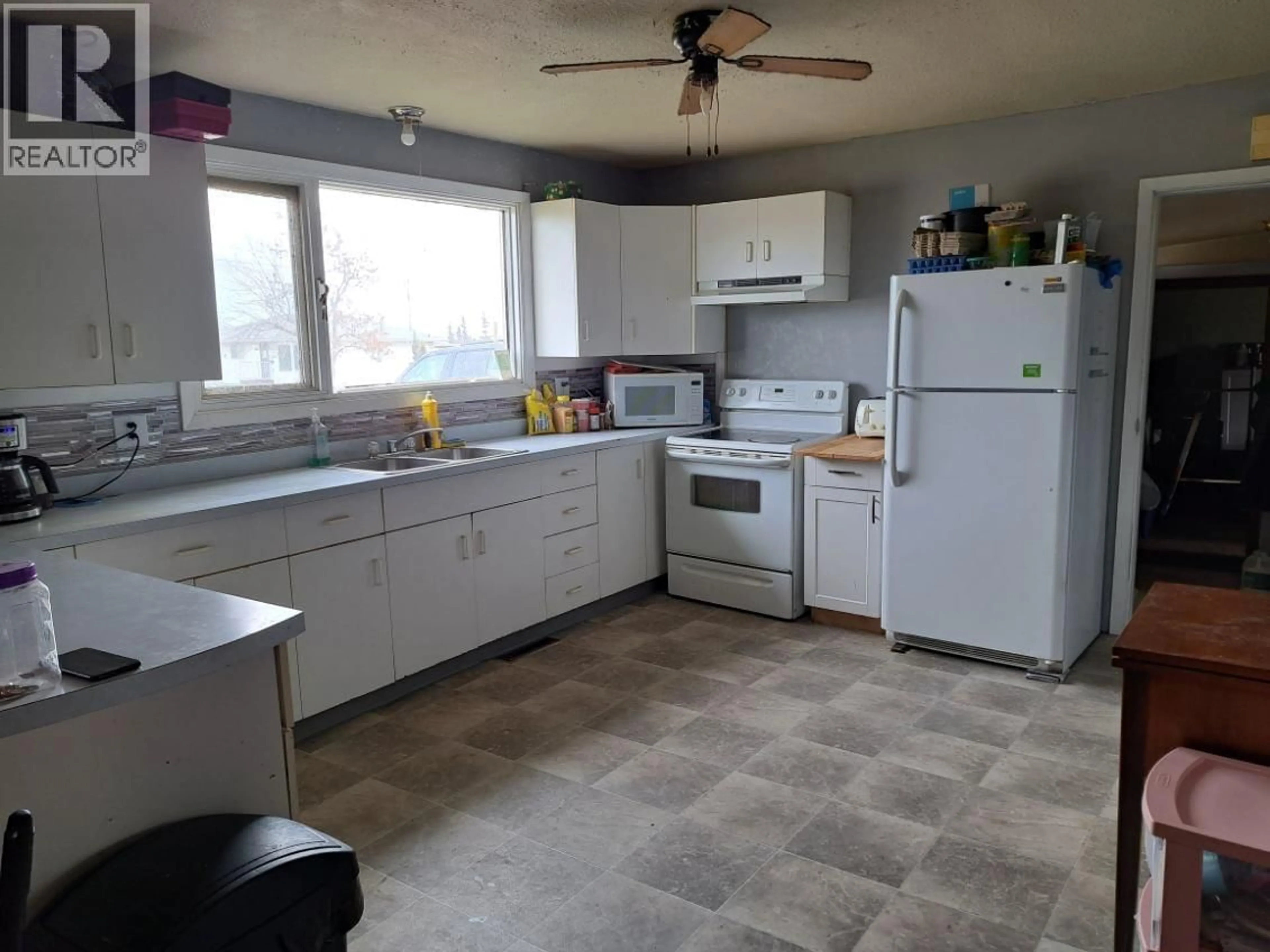 Standard kitchen, unknown for 11313 13 STREET, Dawson Creek British Columbia V1G3X1