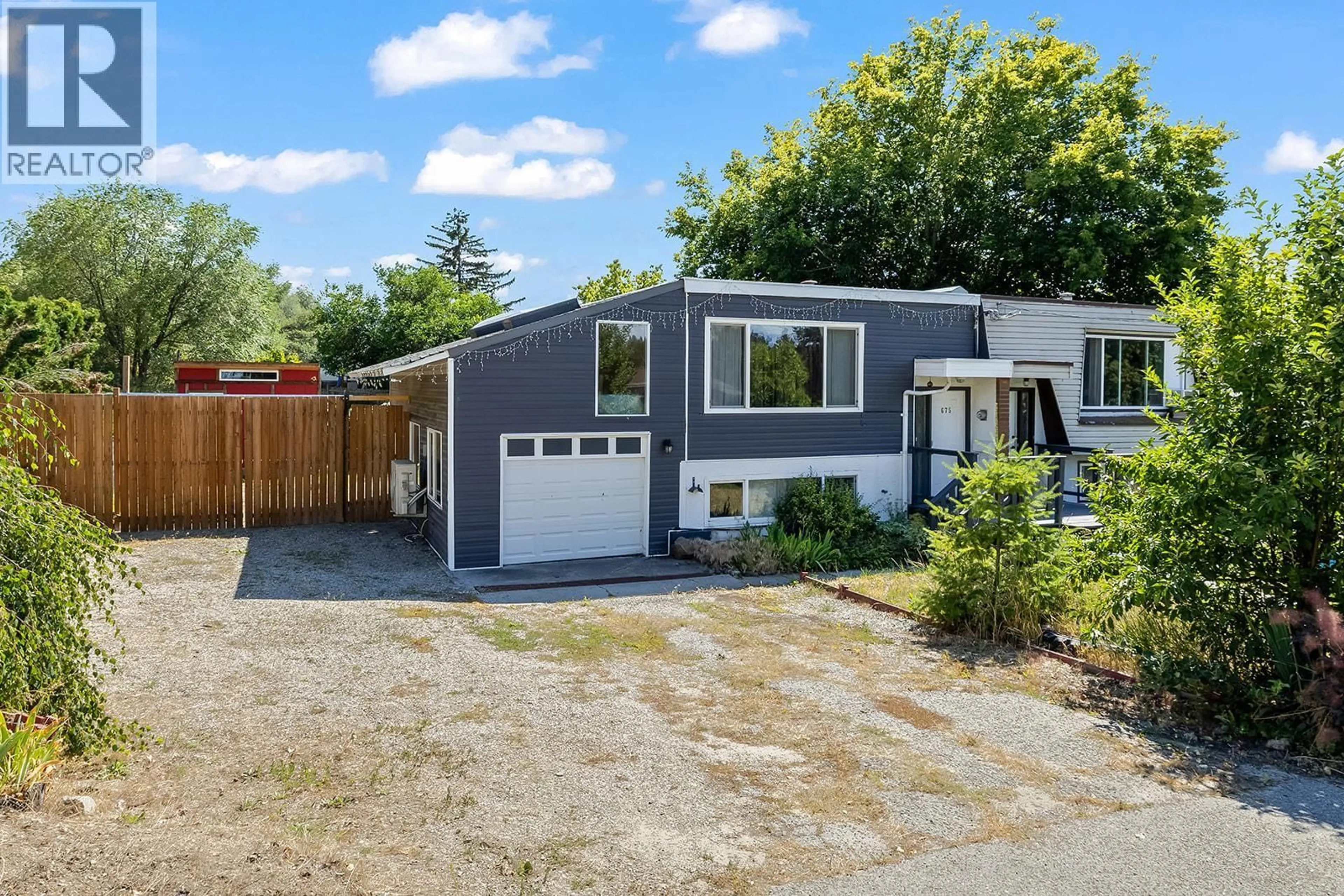 Home with vinyl exterior material, street for 675 WEBSTER ROAD, Kelowna British Columbia V1X4V6