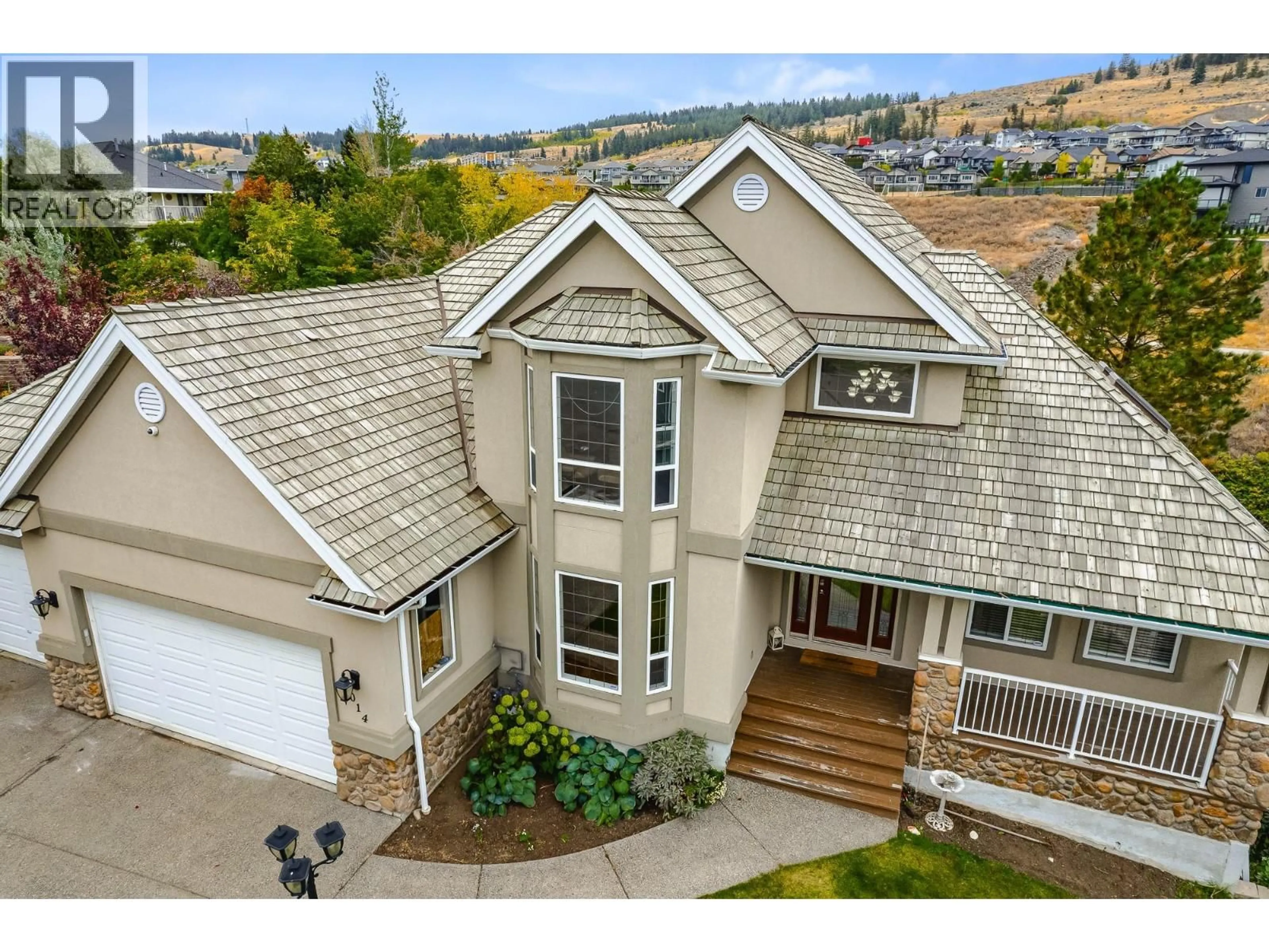 Home with vinyl exterior material, mountain view for 2014 MUIRFIELD ROAD, Kamloops British Columbia V1S1S6