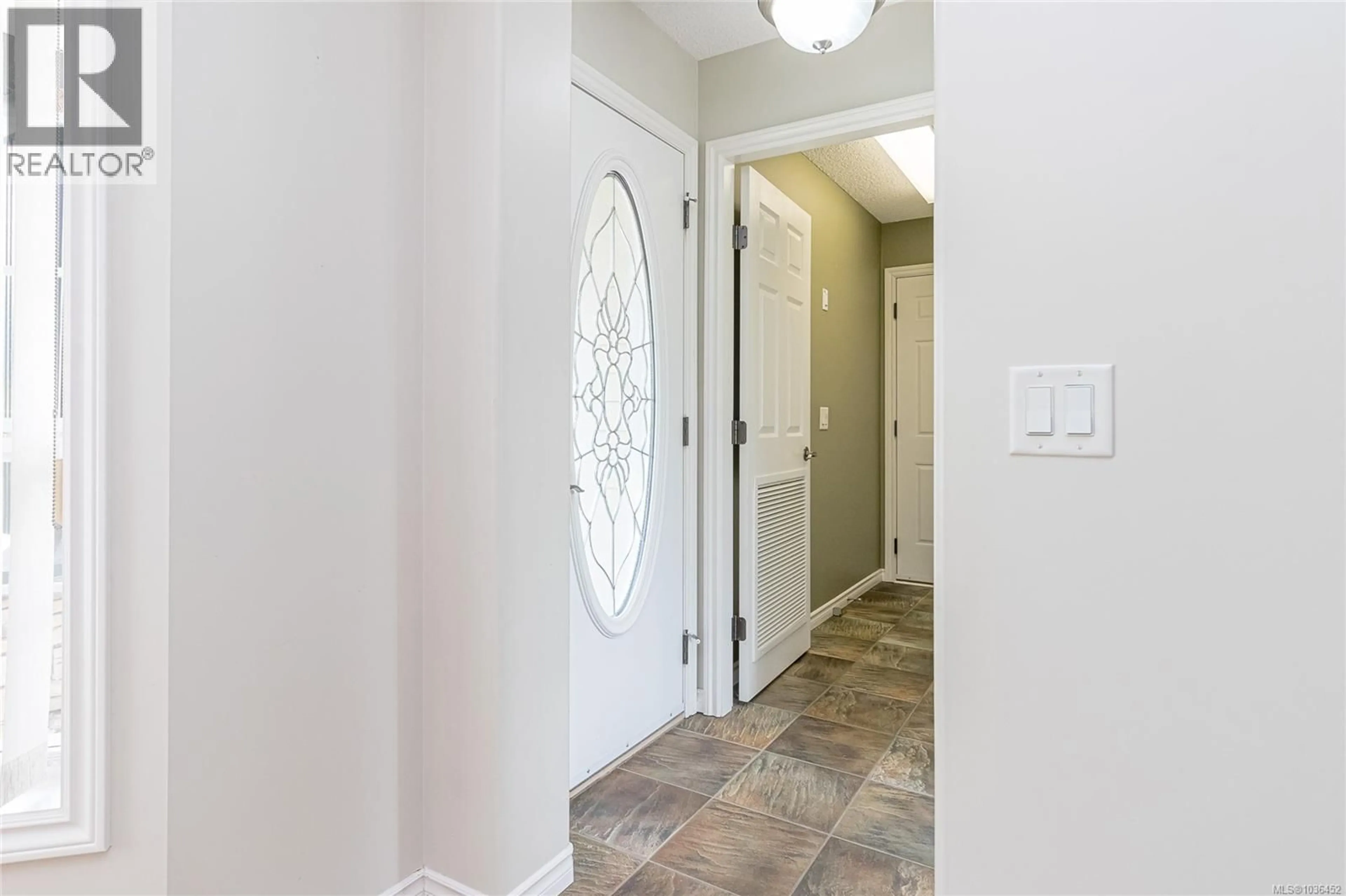 Indoor entryway for 4024 VALEWOOD DRIVE, Nanaimo British Columbia V9T6B9