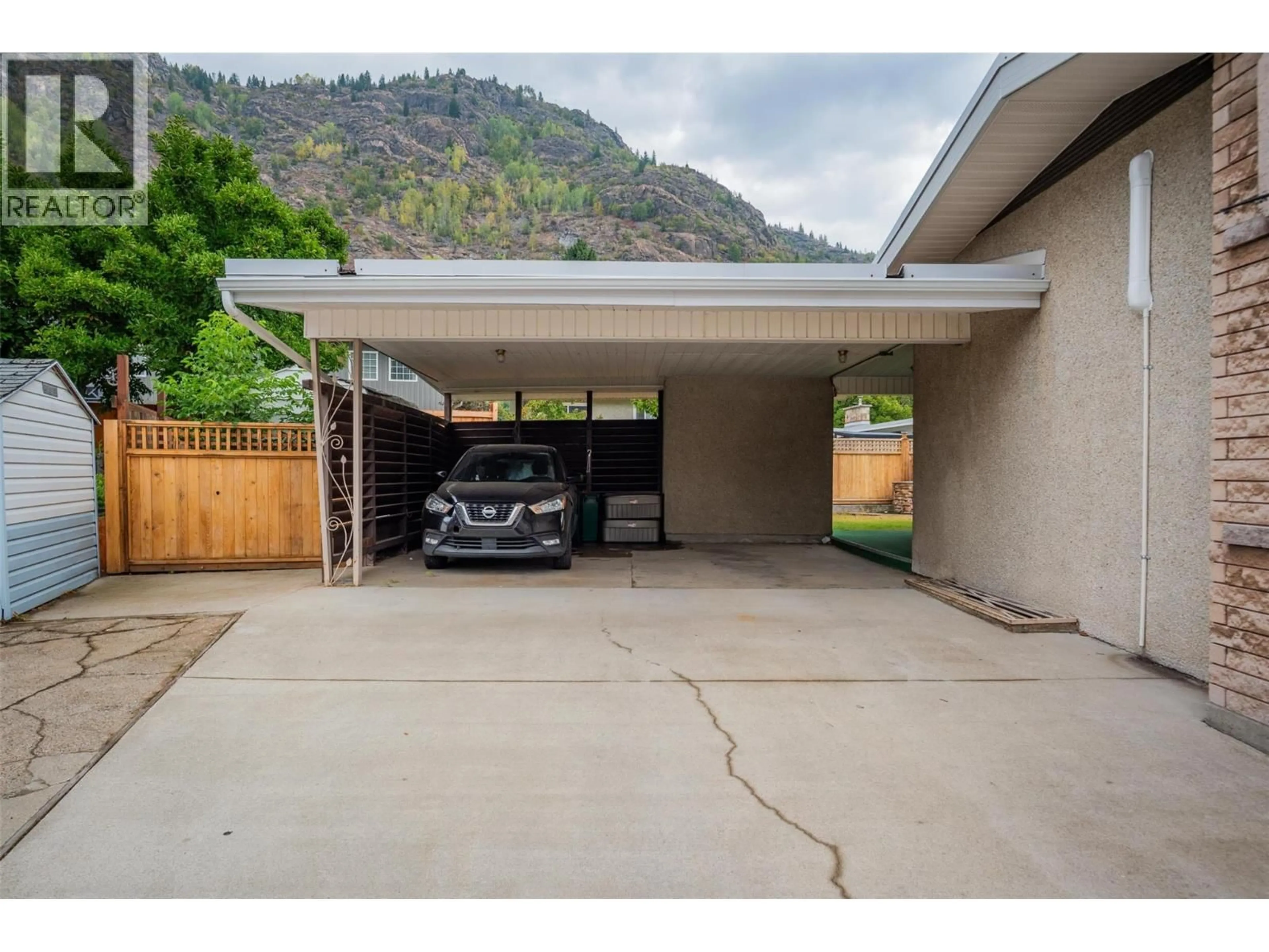 Indoor garage for 3581 ASTER DRIVE, Trail British Columbia V1R2X4