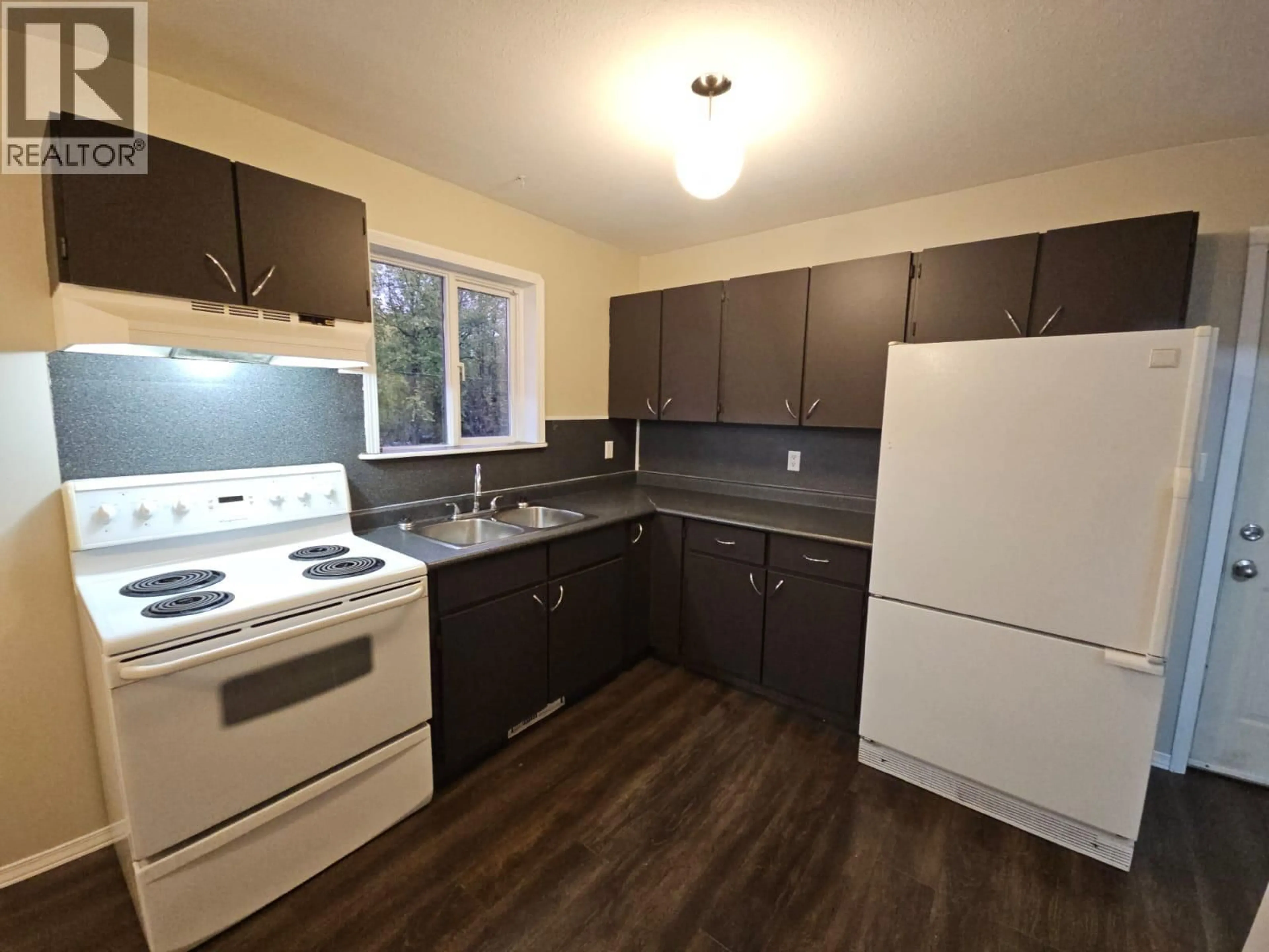 Standard kitchen, unknown for 4801 52 AVENUE SOUTHWEST, Chetwynd British Columbia V0C1J0