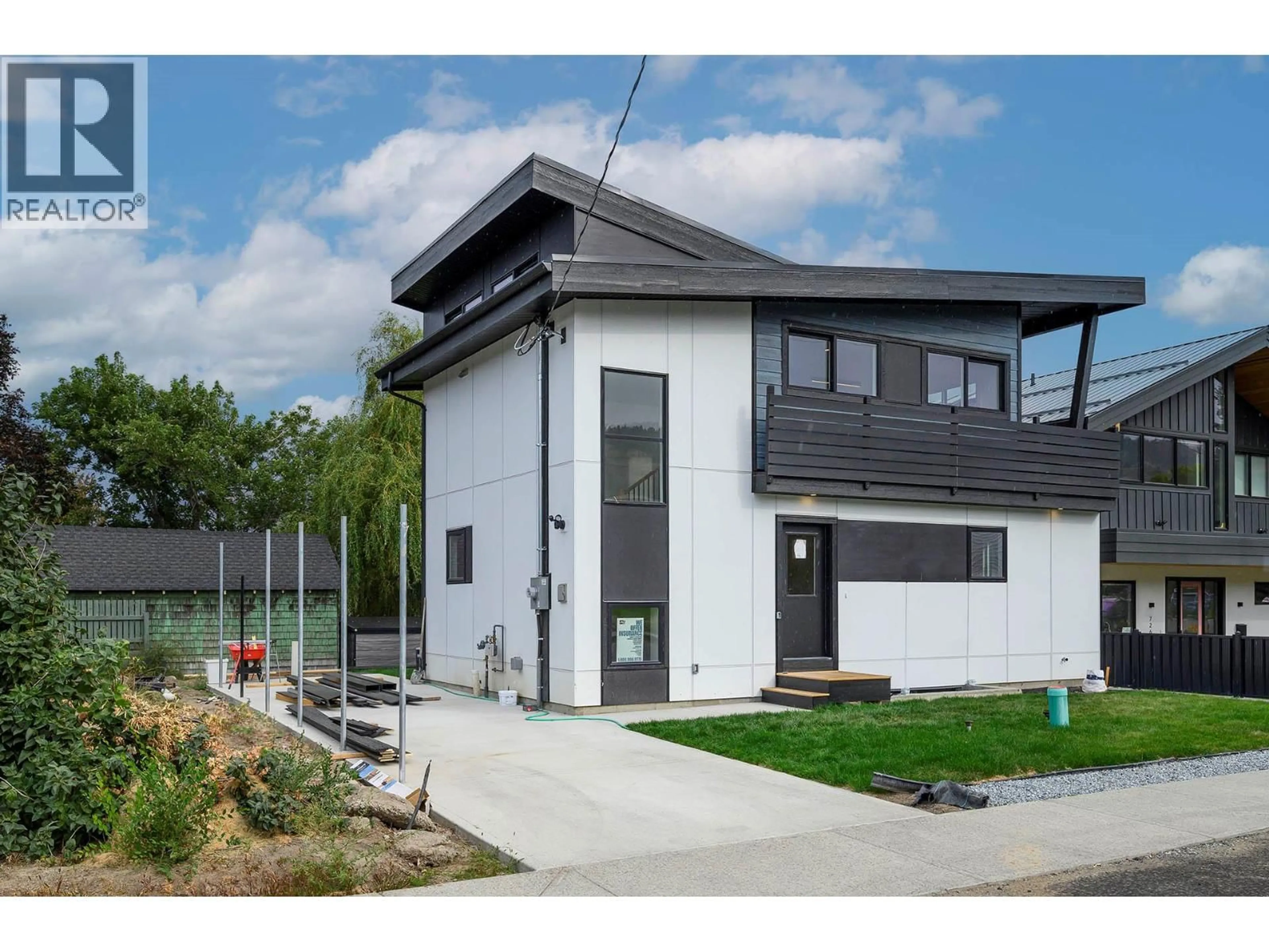 Home with vinyl exterior material, street for 720 DOUGLAS STREET, Kamloops British Columbia V2C3C6